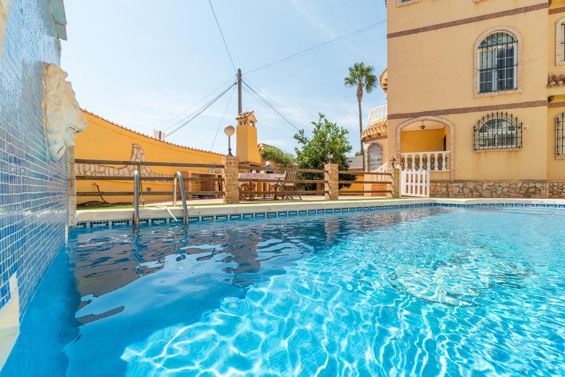 Resale - Chalet - Orihuela Costa - La Florida