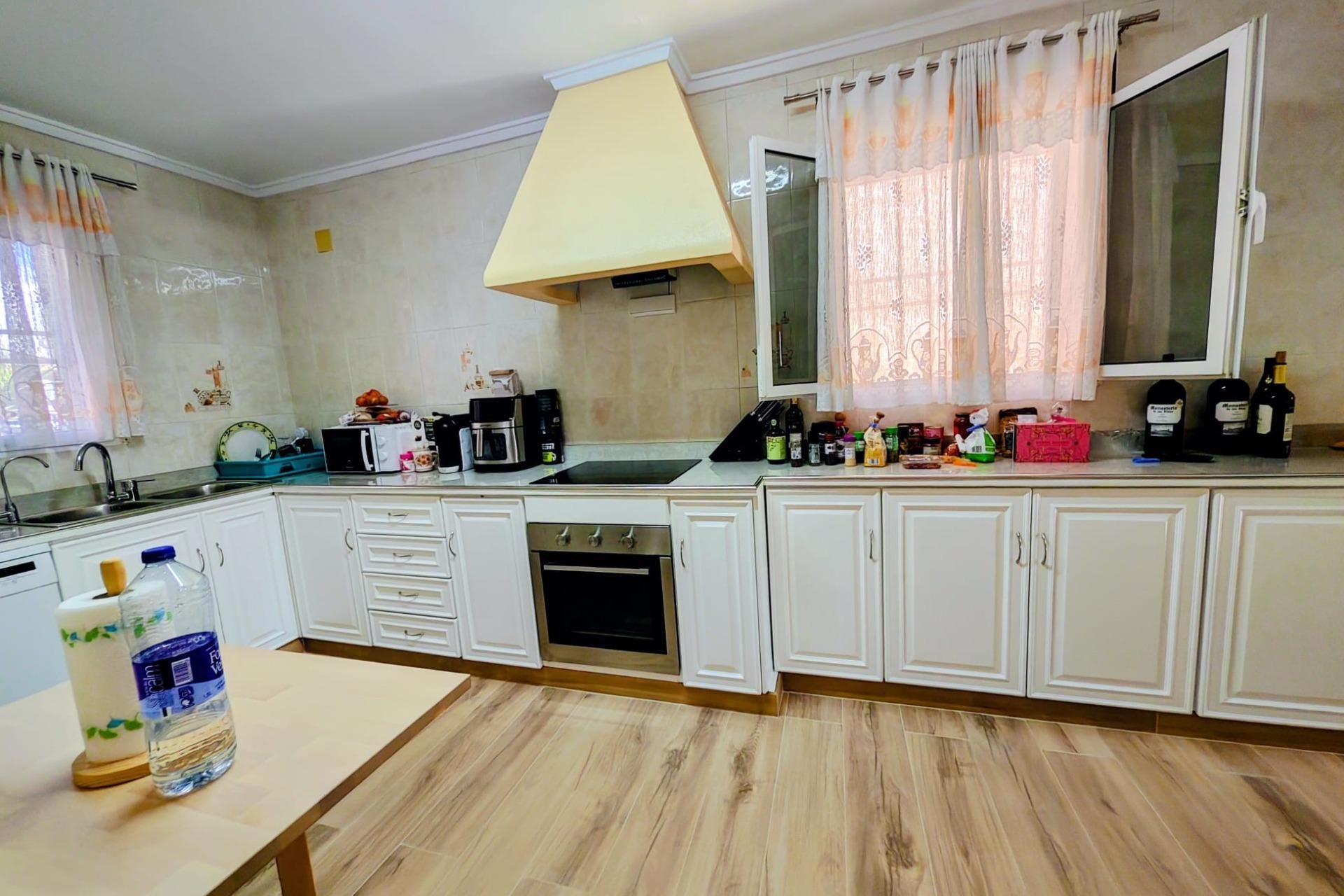 Resale - Chalet - Orihuela Costa - La Florida