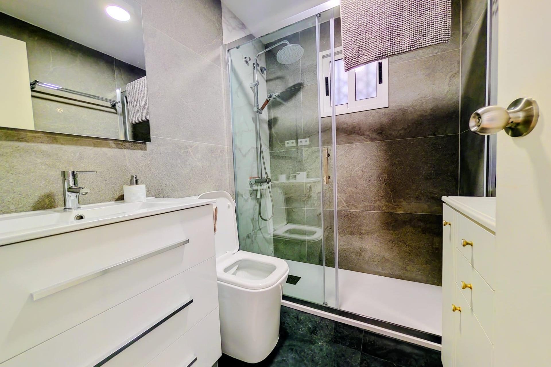 Resale - Chalet - Orihuela Costa - La Florida