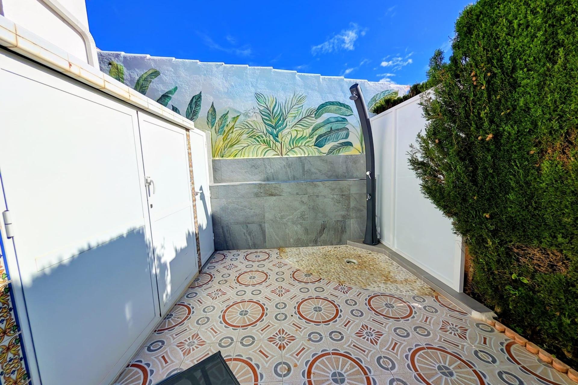 Resale - Chalet - Orihuela Costa - La Florida