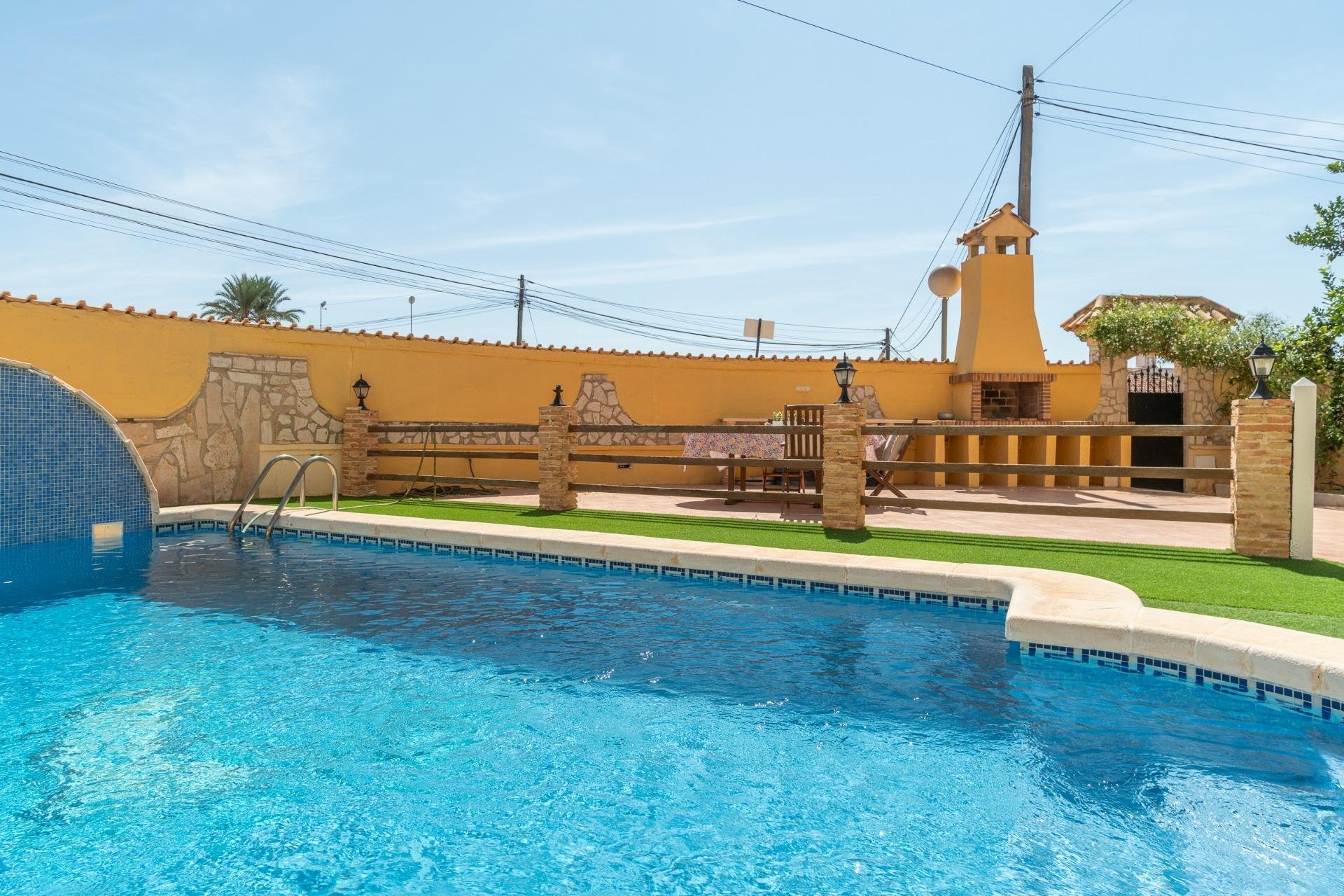 Resale - Chalet - Orihuela Costa - La Florida