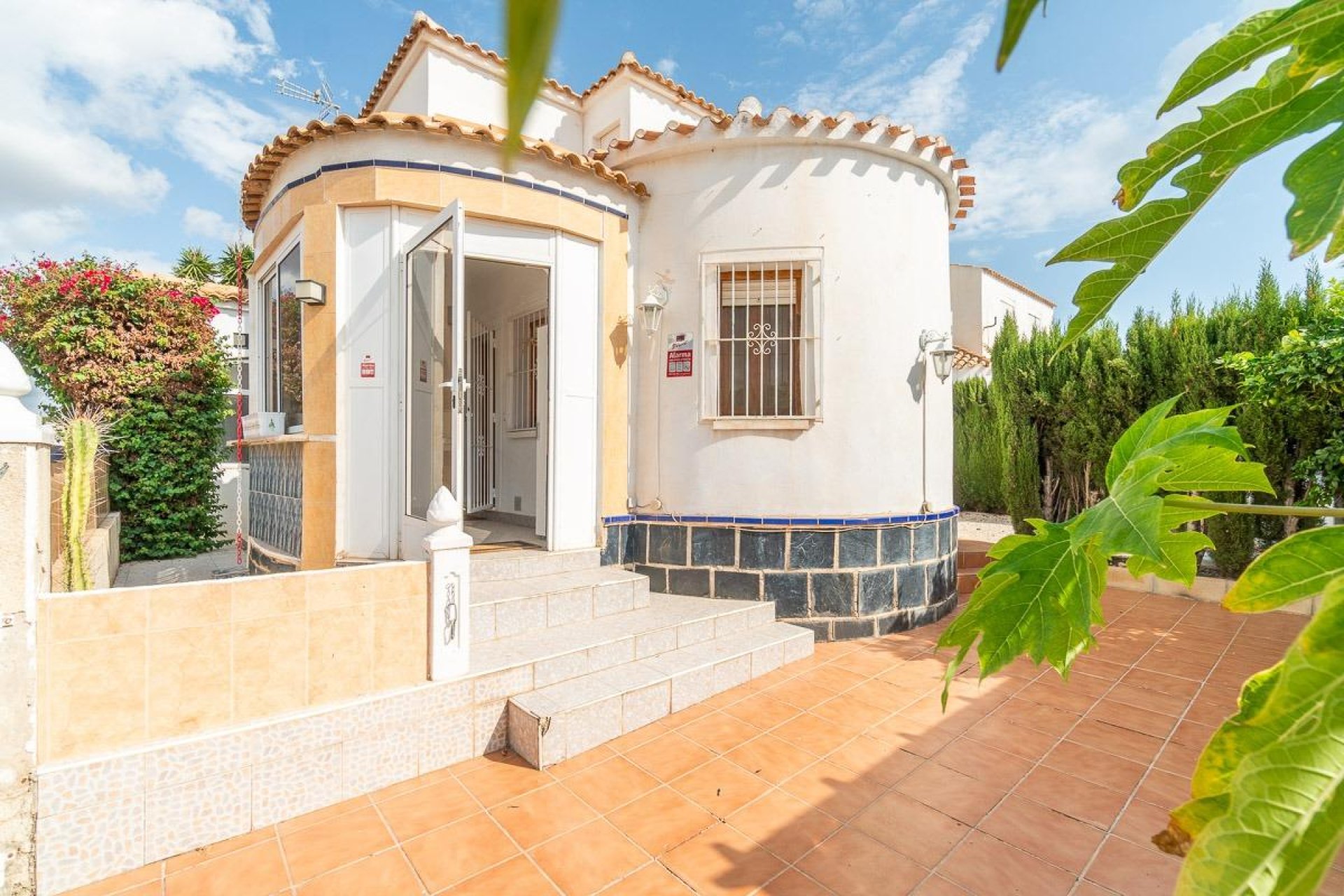 Resale - Chalet - Orihuela Costa - La Florida