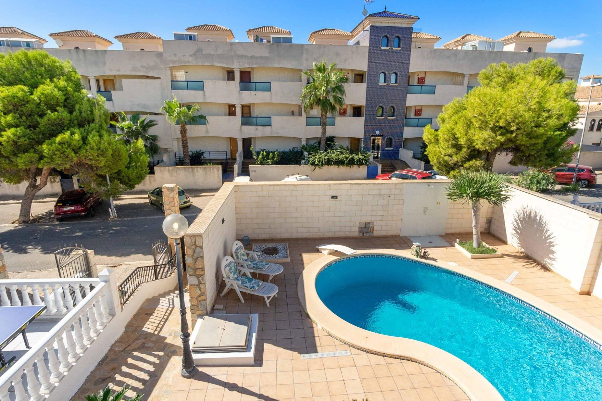 Resale - Chalet - Orihuela Costa - La Zenia