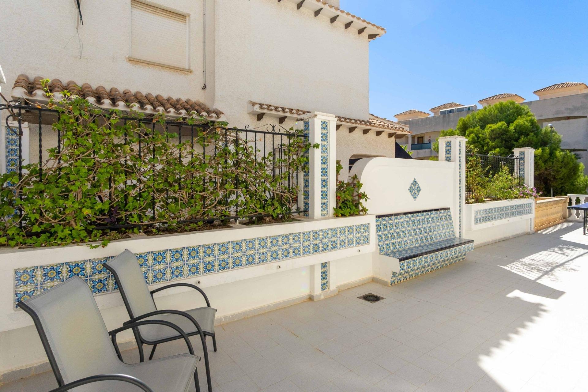 Resale - Chalet - Orihuela Costa - La Zenia