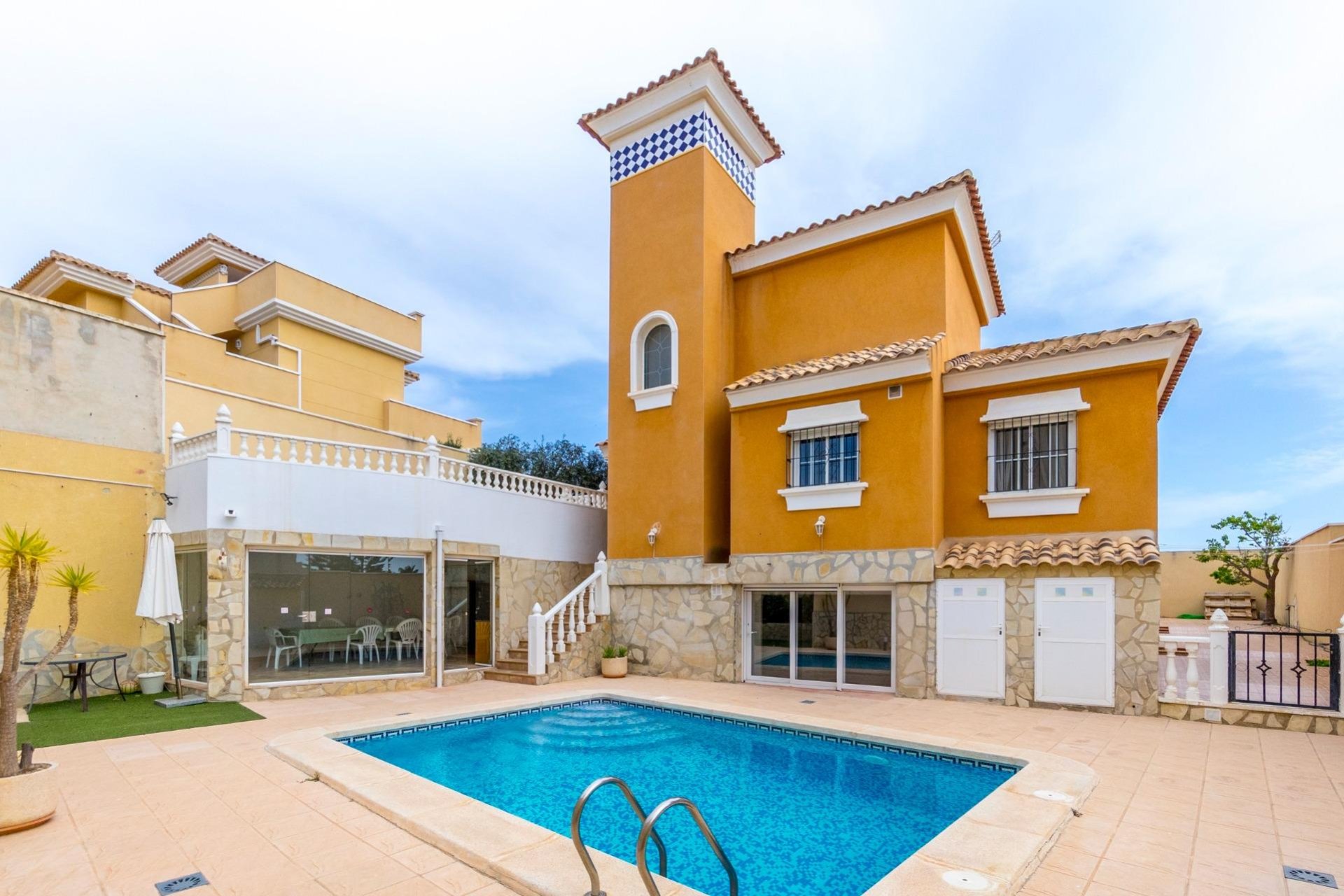 Resale - Chalet - Orihuela Costa - Las Filipinas