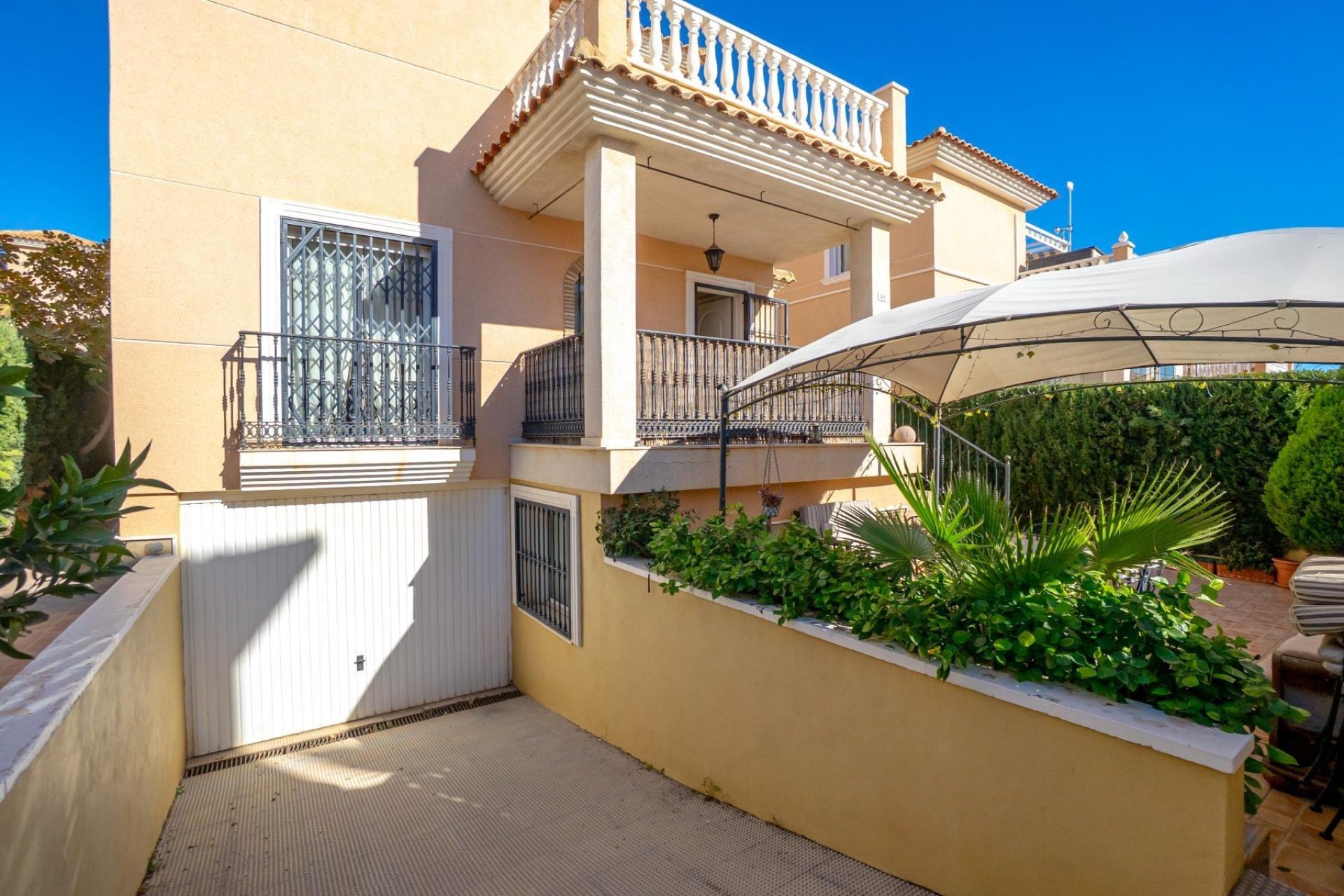 Resale - Chalet - Orihuela Costa - Los Altos