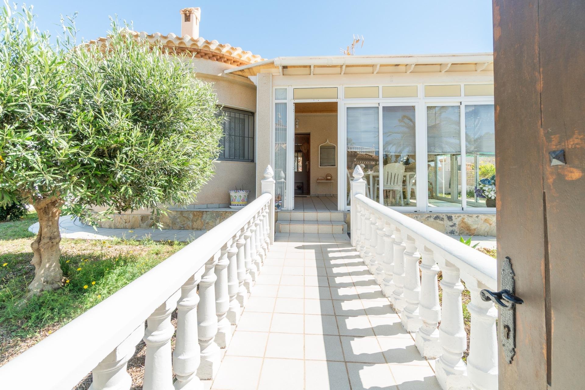 Resale - Chalet - Orihuela Costa - Playa Flamenca