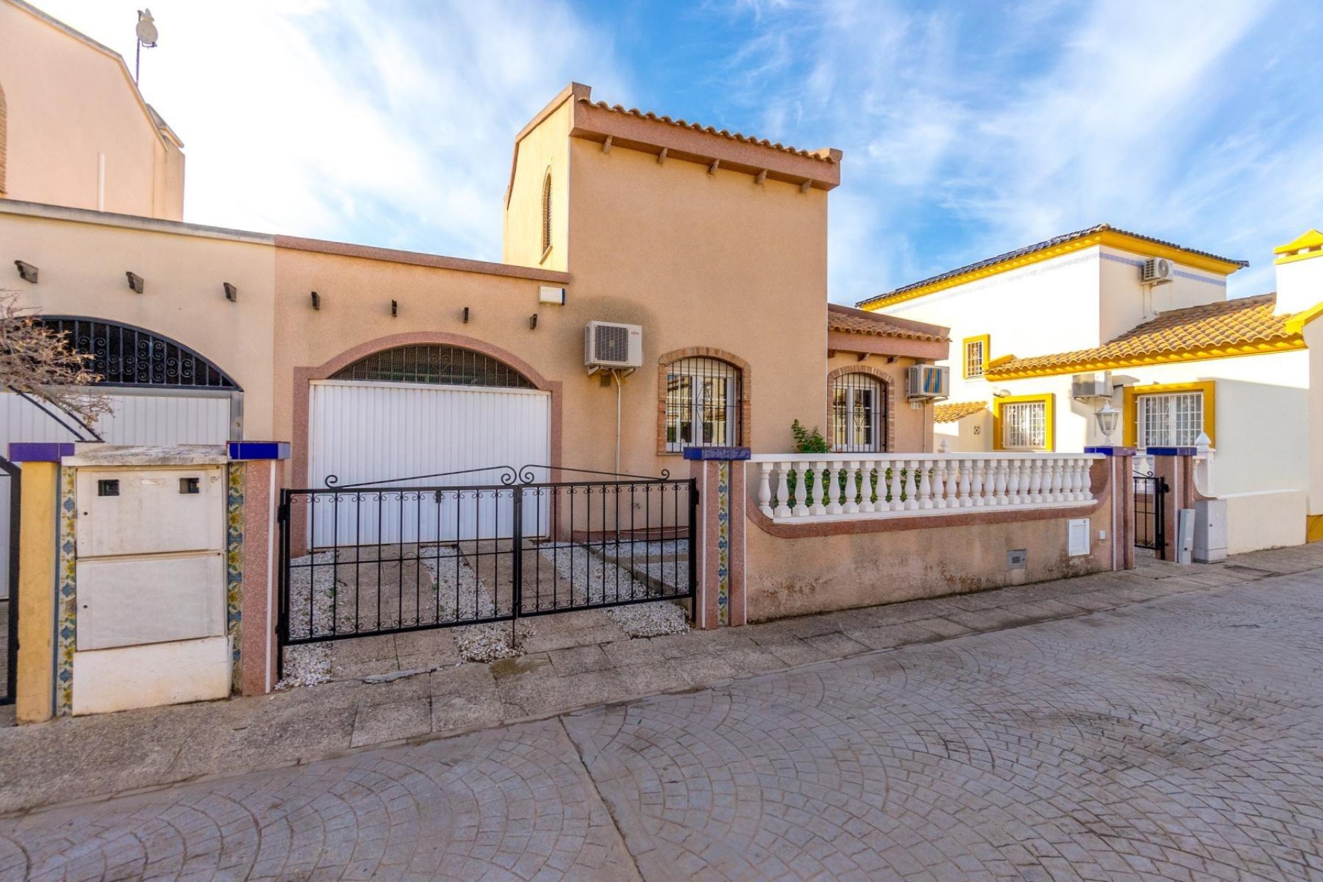 Resale - Chalet - Orihuela Costa - Playa Flamenca