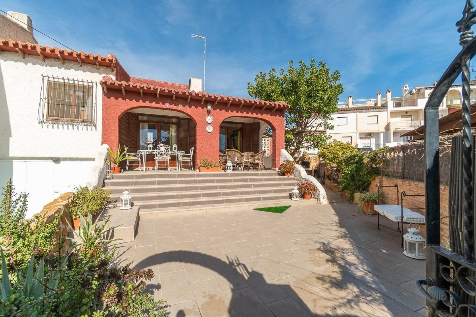 Resale - Chalet - Orihuela Costa - Punta Prima