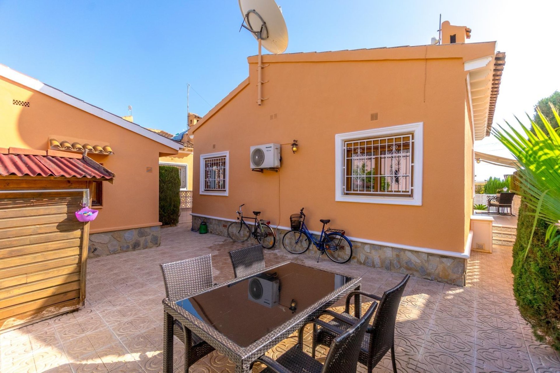 Resale - Chalet - Orihuela Costa - Punta Prima