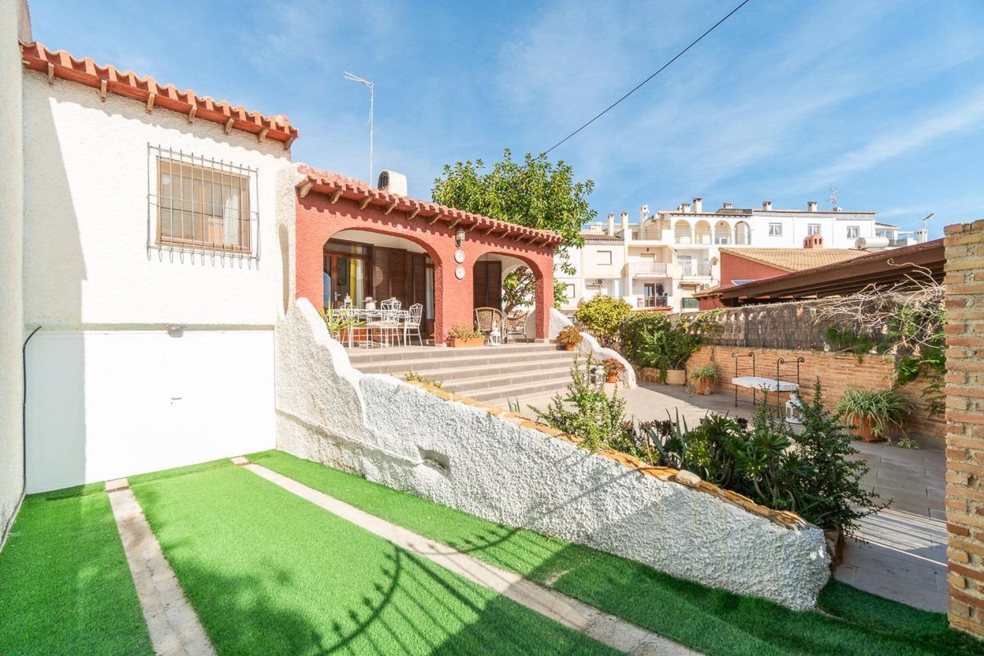 Resale - Chalet - Orihuela Costa - Punta Prima