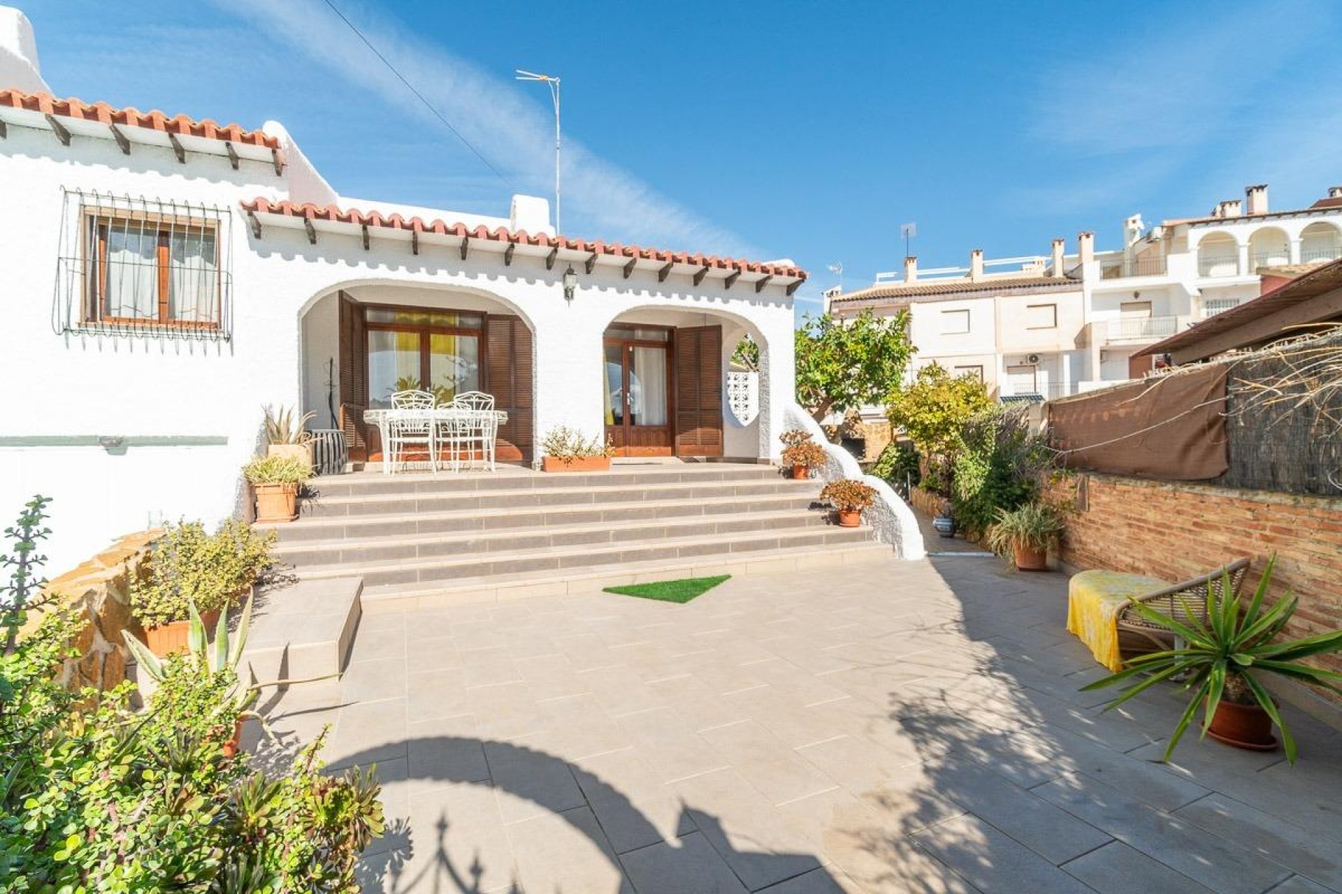 Resale - Chalet - Orihuela Costa - Punta Prima