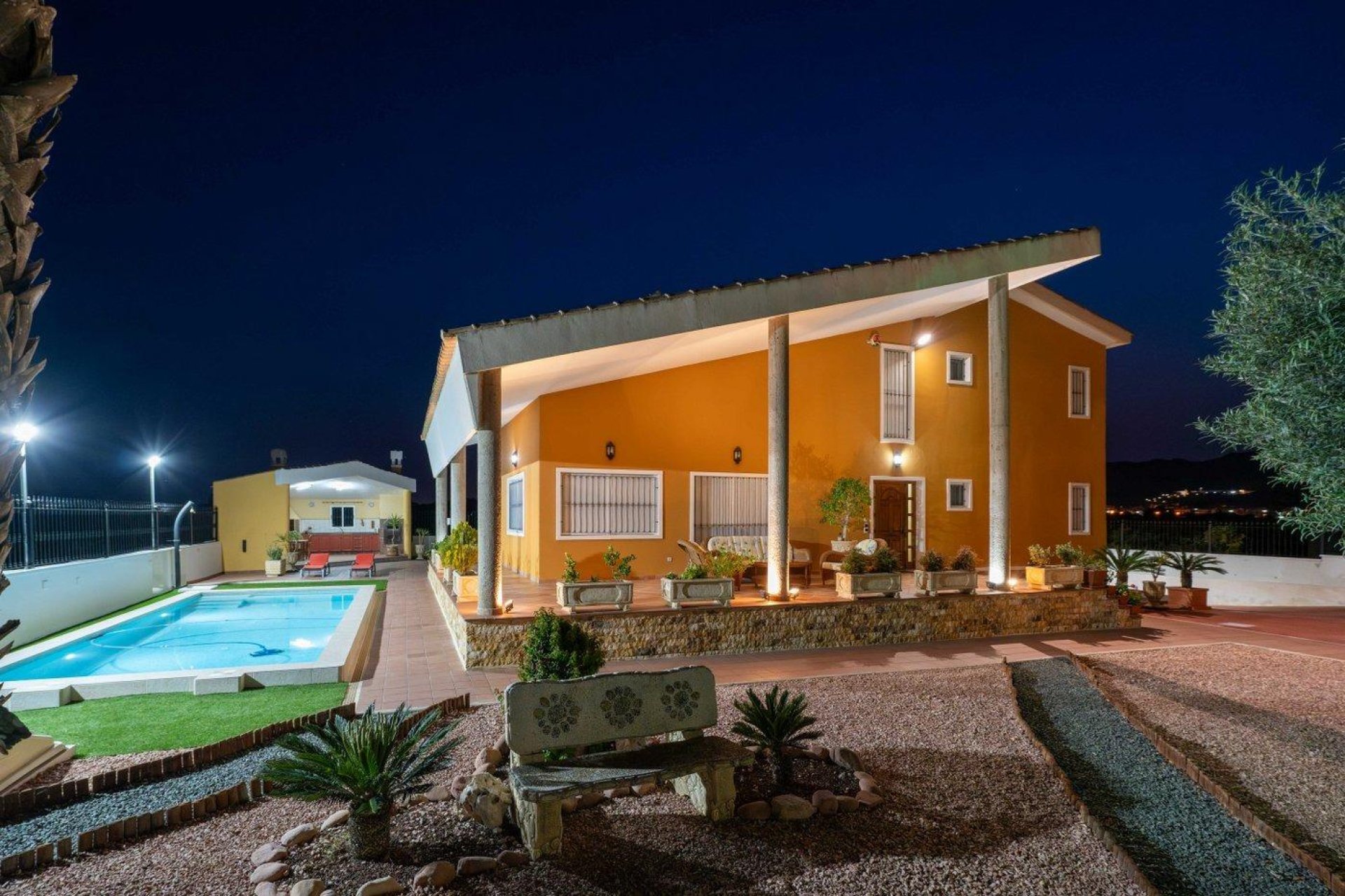 Resale - Chalet - Orihuela - Orihuela Ciudad