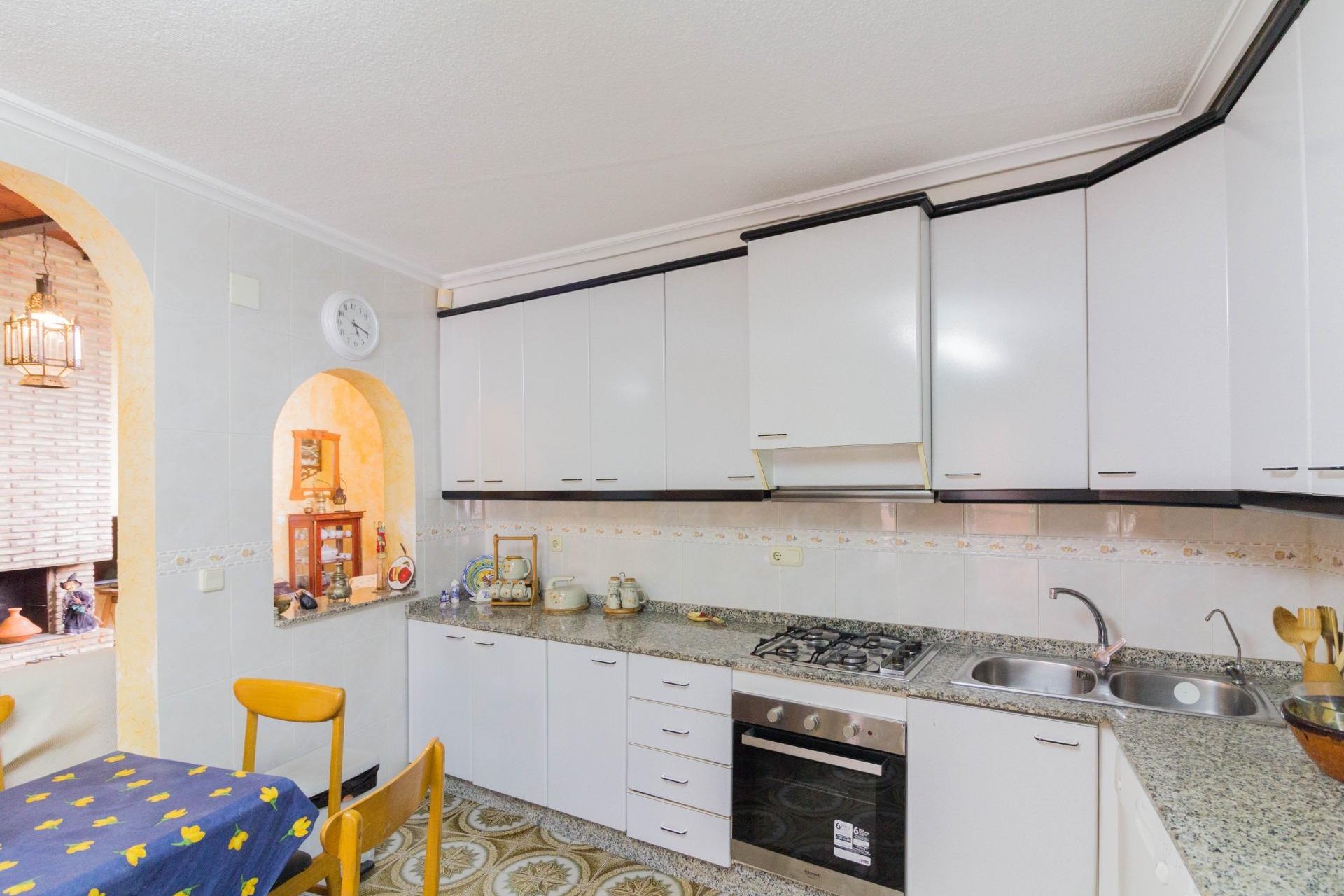 Resale - Chalet - Orihuela - Zona Centro