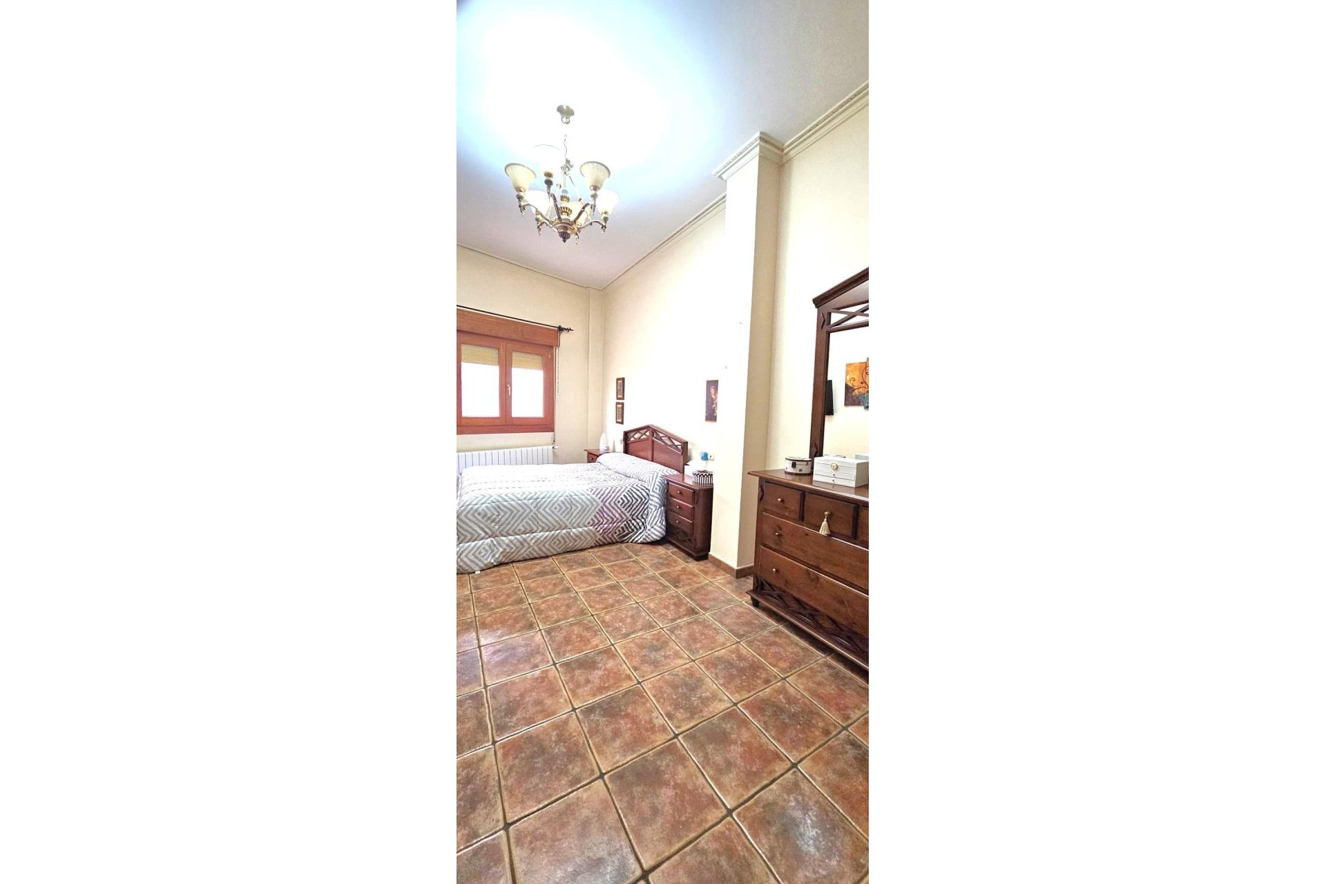 Resale - Chalet - Pinoso - CENTRO