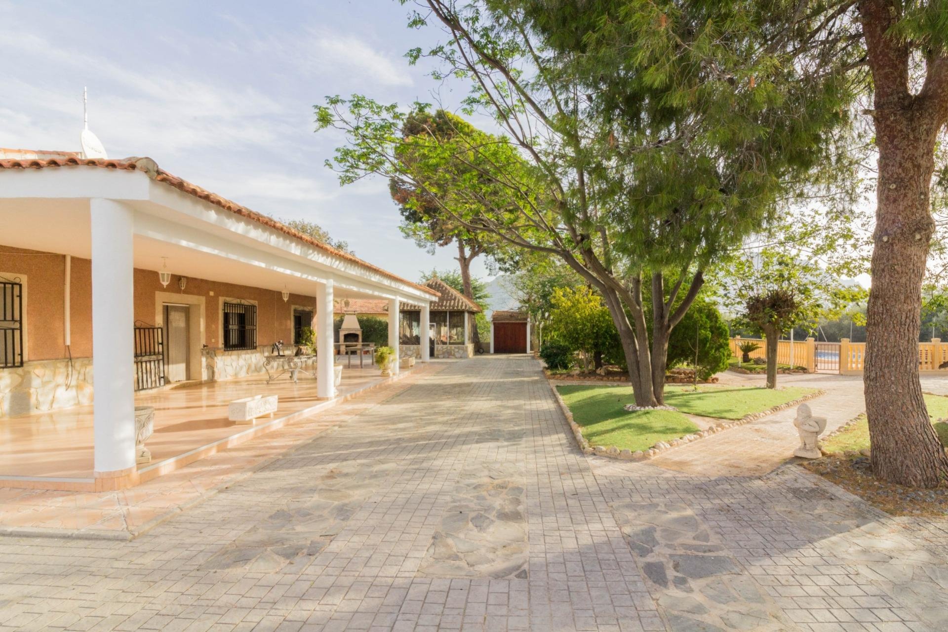 Resale - Chalet - Redován - BARRIO LOS BENITOS