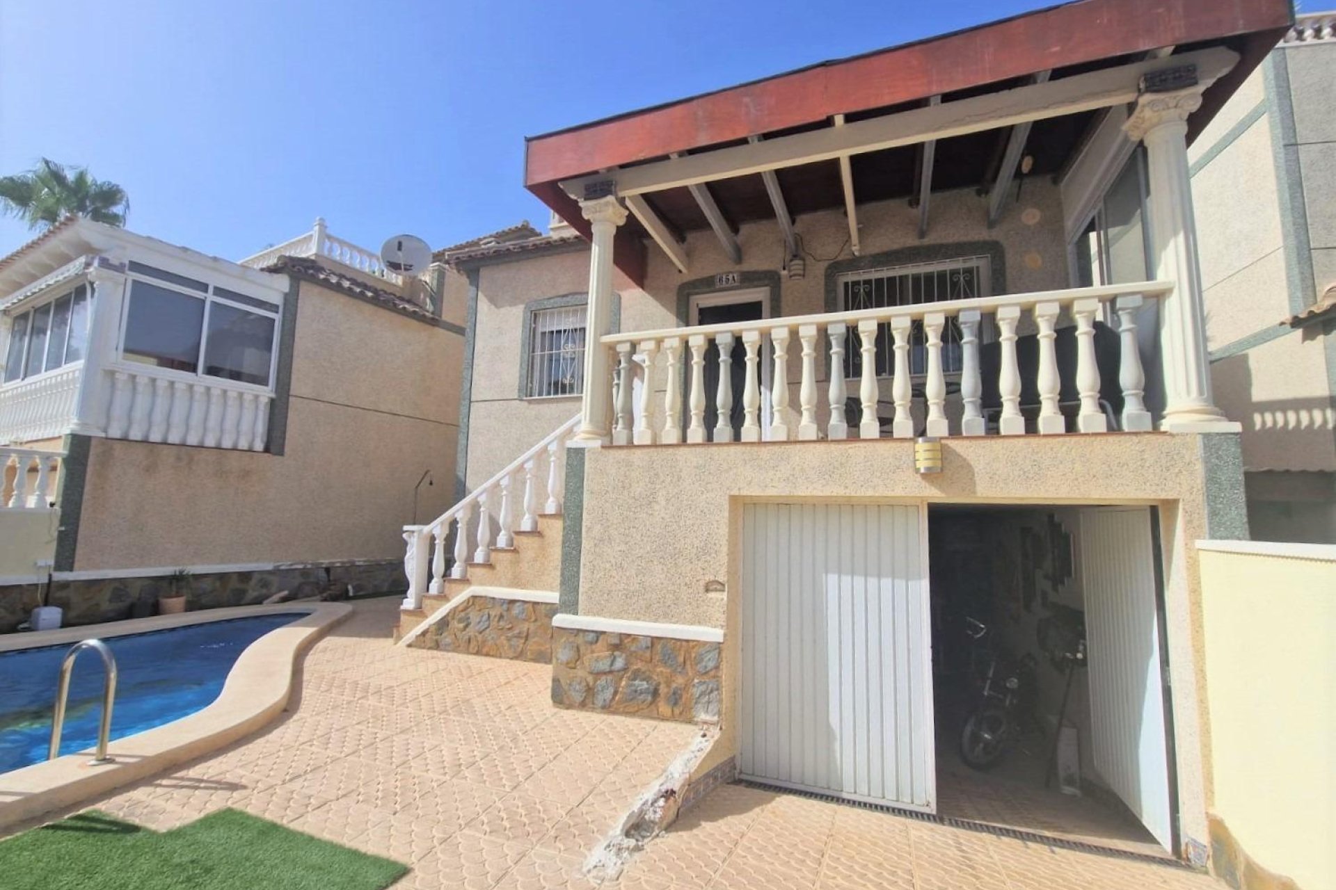 Resale - Chalet - San Miguel de Salinas - El galán