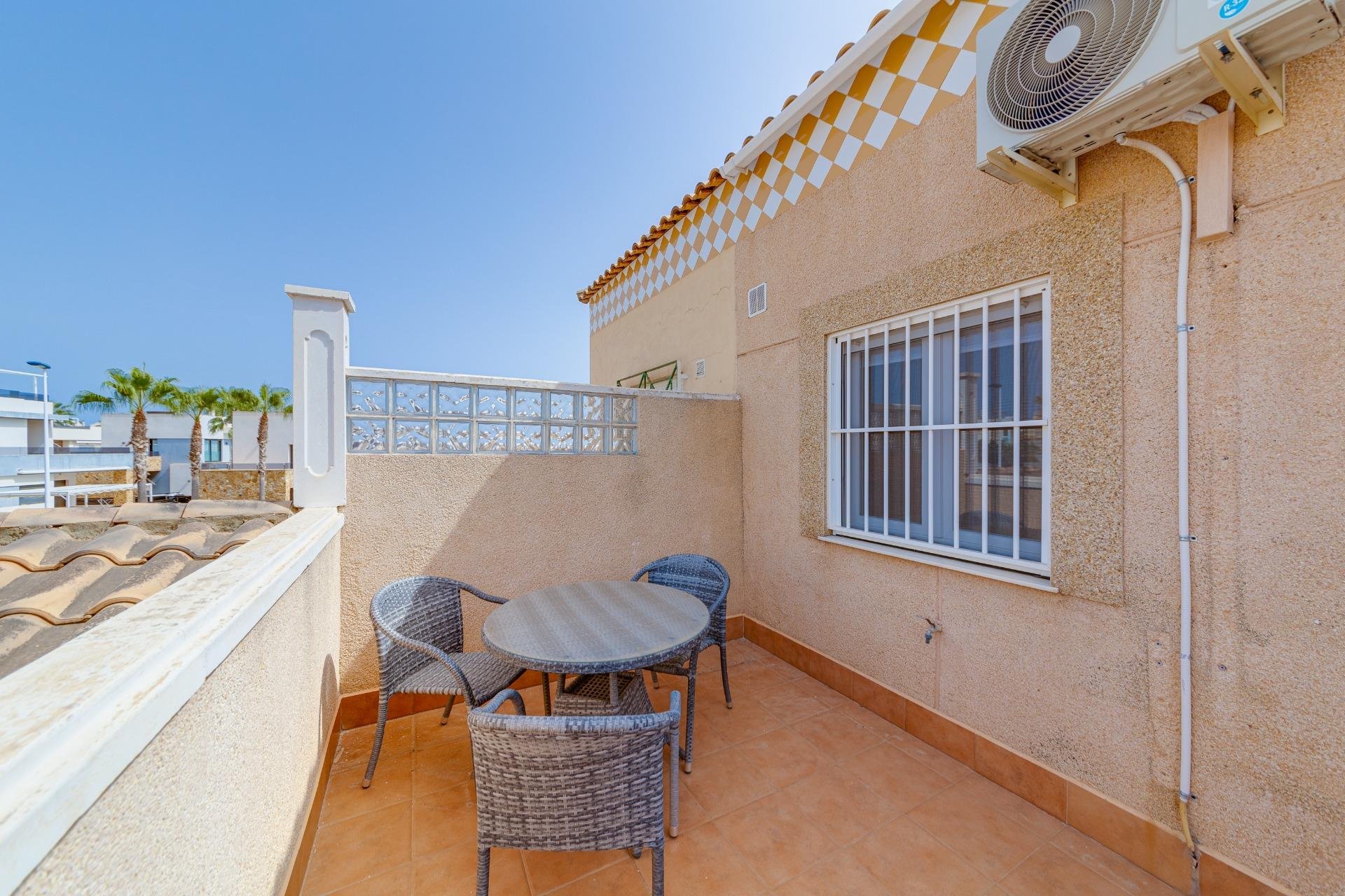 Resale - Chalet - Torrevieja - Aguas nuevas 1