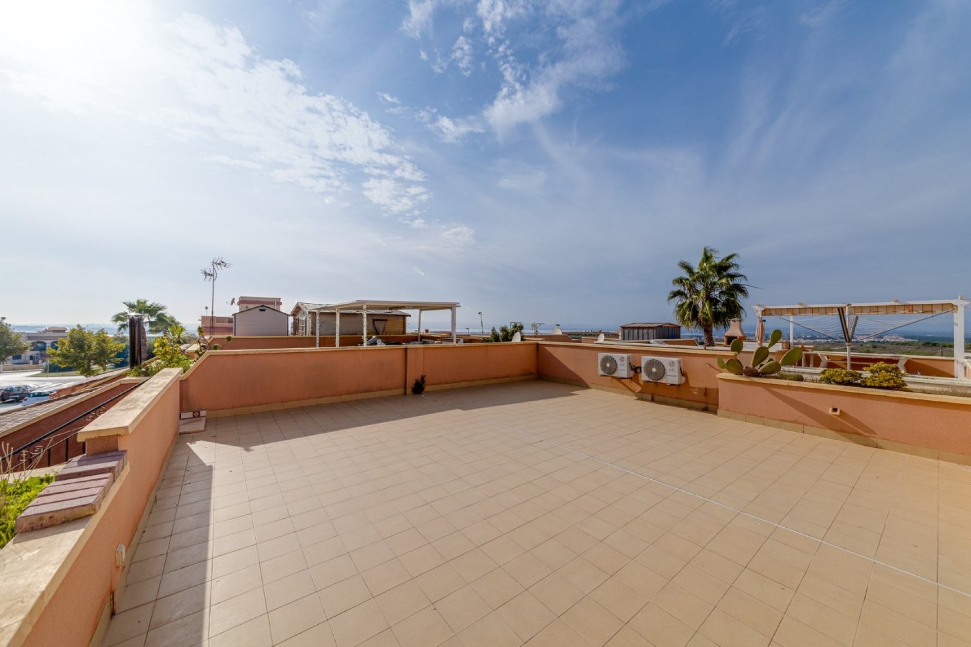 Resale - Chalet - Torrevieja - Aguas nuevas 1