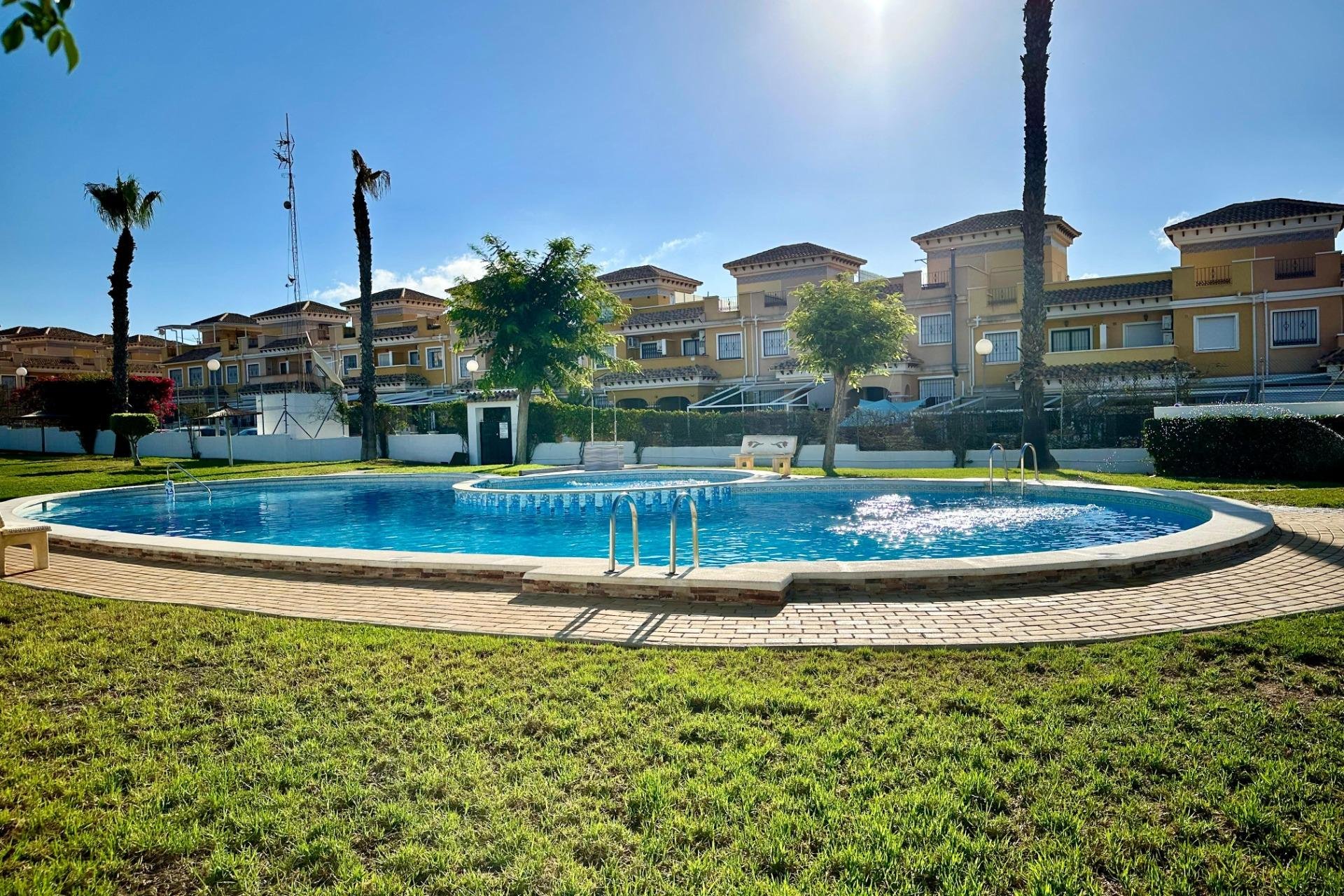 Resale - Chalet - Torrevieja - Aguas nuevas 1