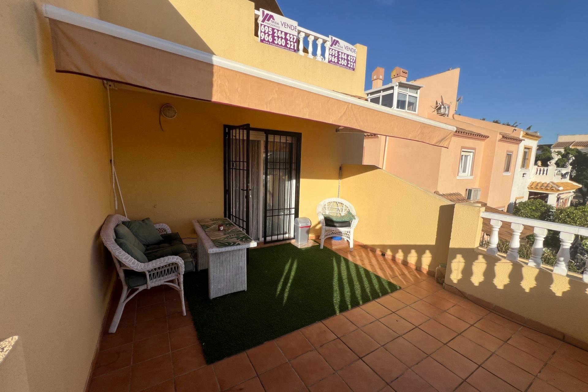 Resale - Chalet - Torrevieja - Aguas Nuevas