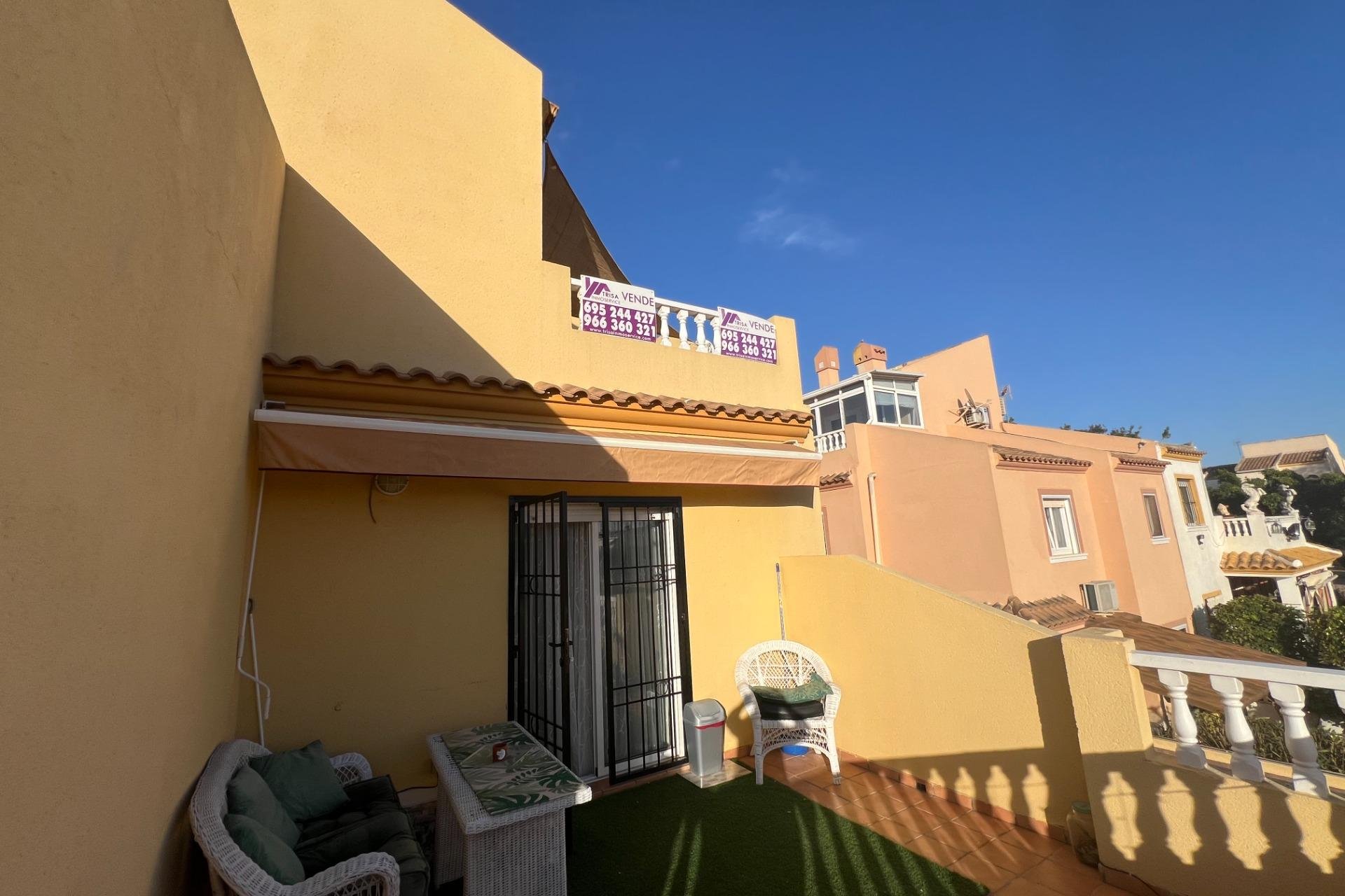 Resale - Chalet - Torrevieja - Aguas Nuevas