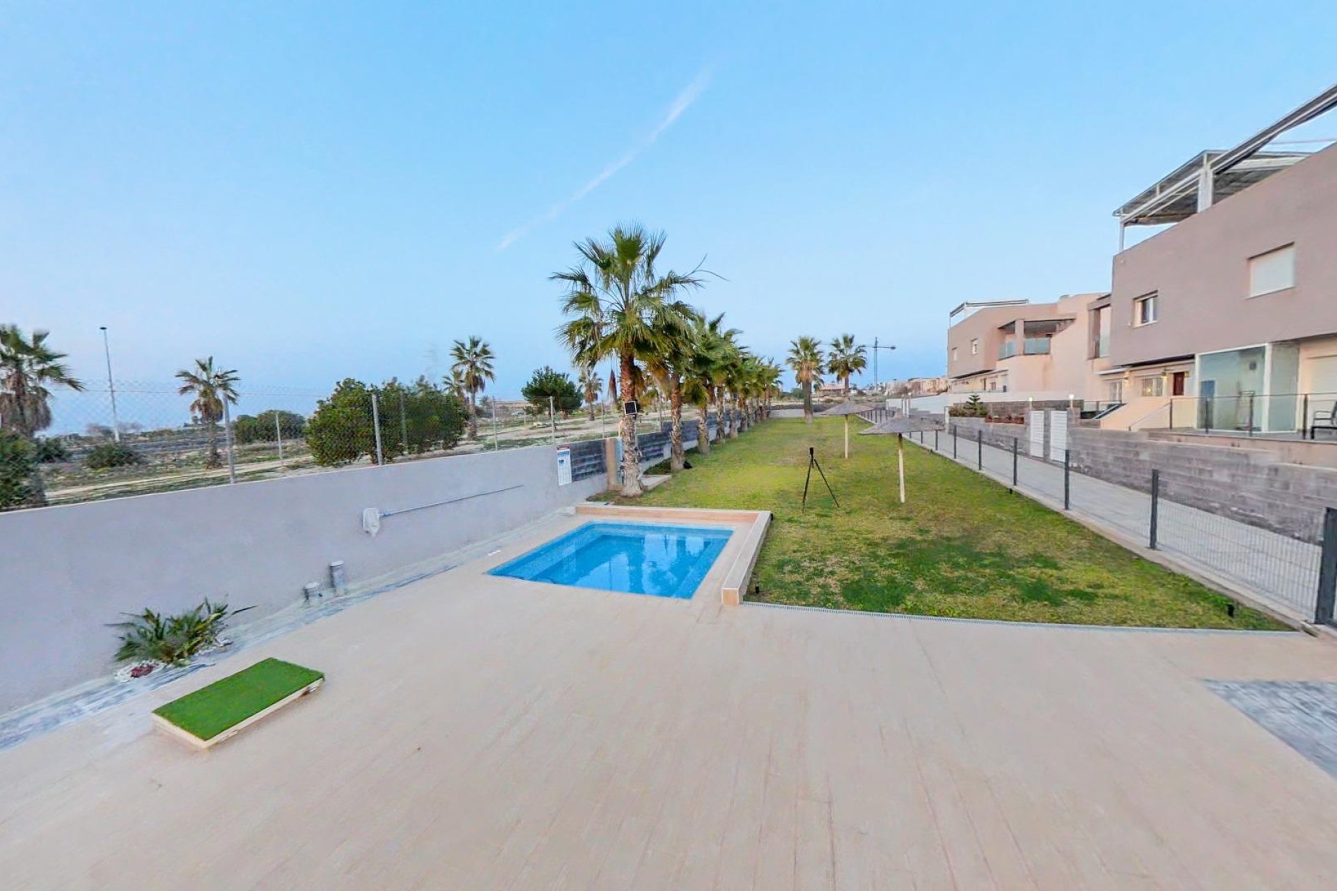 Resale - Chalet - Torrevieja - Aguas Nuevas