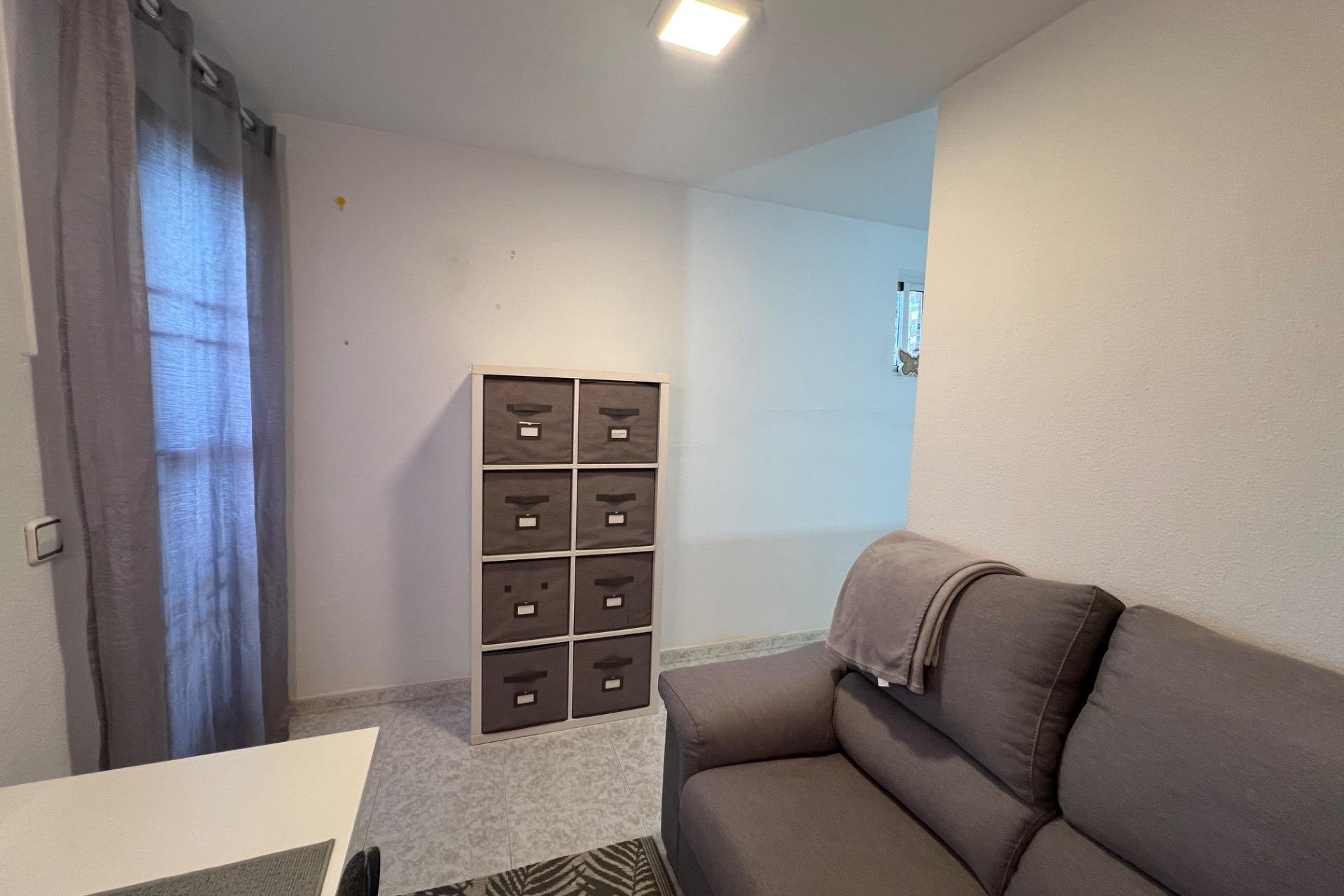 Resale - Chalet - Torrevieja - Aguas Nuevas