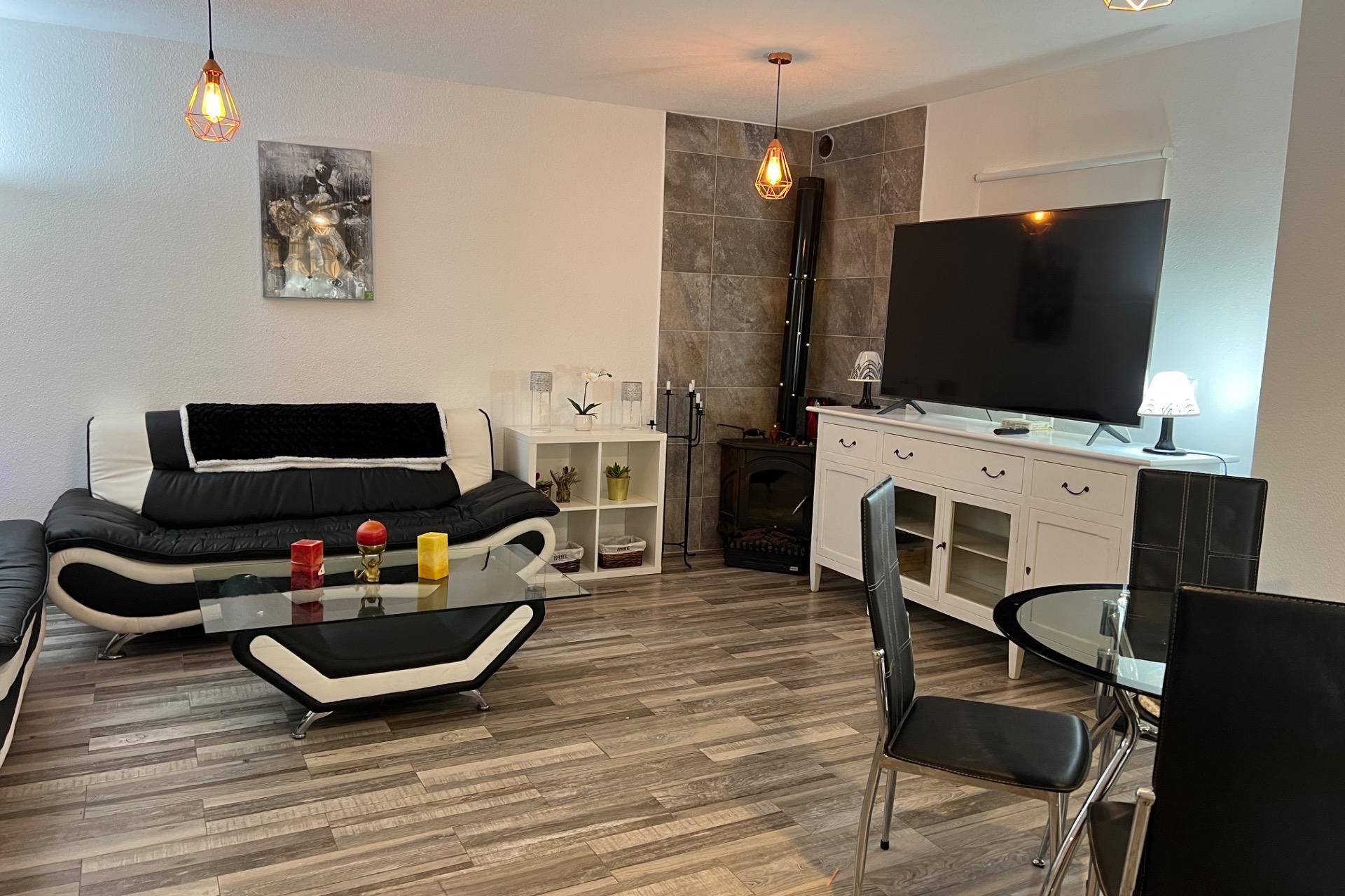 Resale - Chalet - Torrevieja - Aguas Nuevas