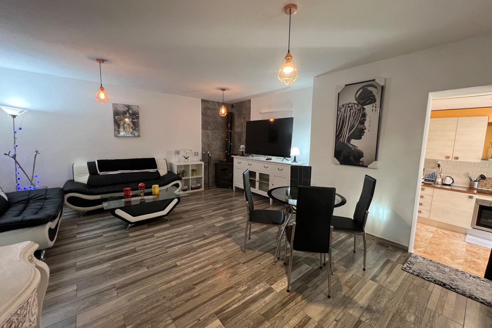Resale - Chalet - Torrevieja - Aguas Nuevas
