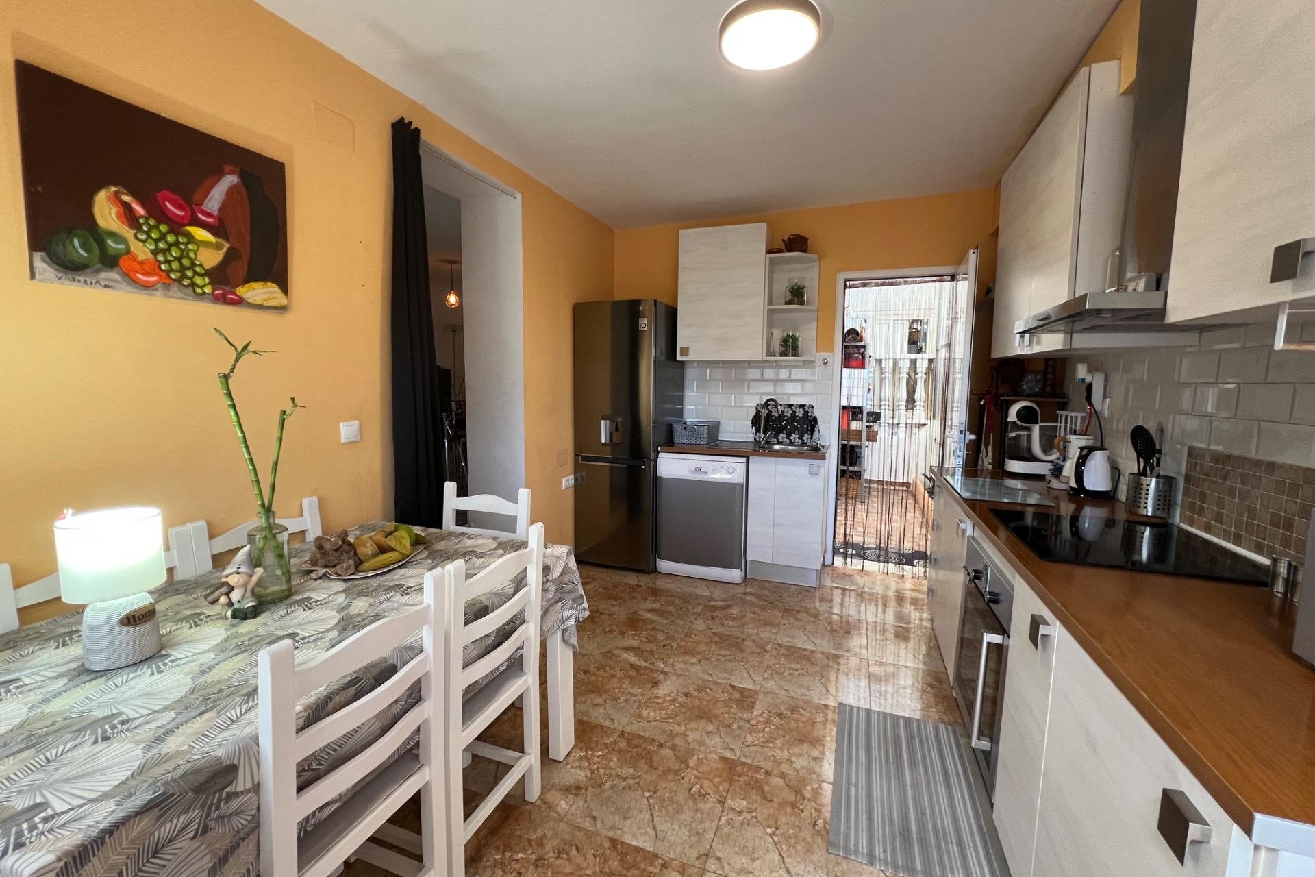 Resale - Chalet - Torrevieja - Aguas Nuevas