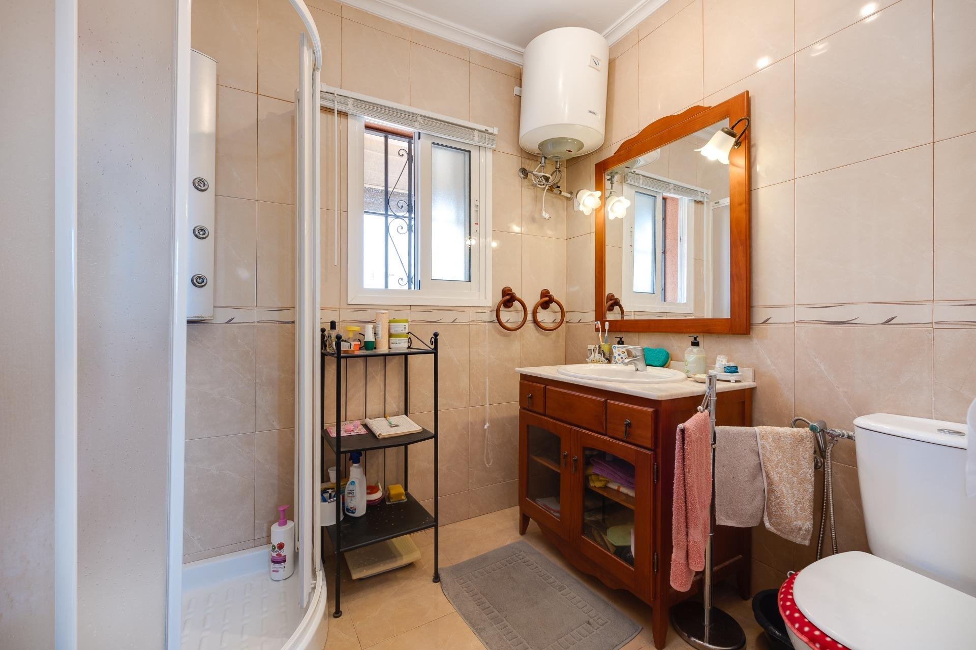 Resale - Chalet - Torrevieja - Aguas Nuevas