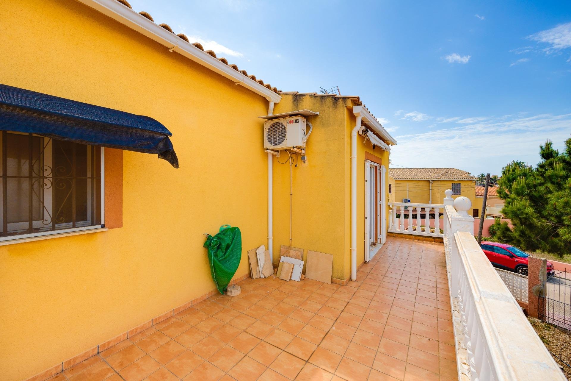 Resale - Chalet - Torrevieja - Aguas Nuevas