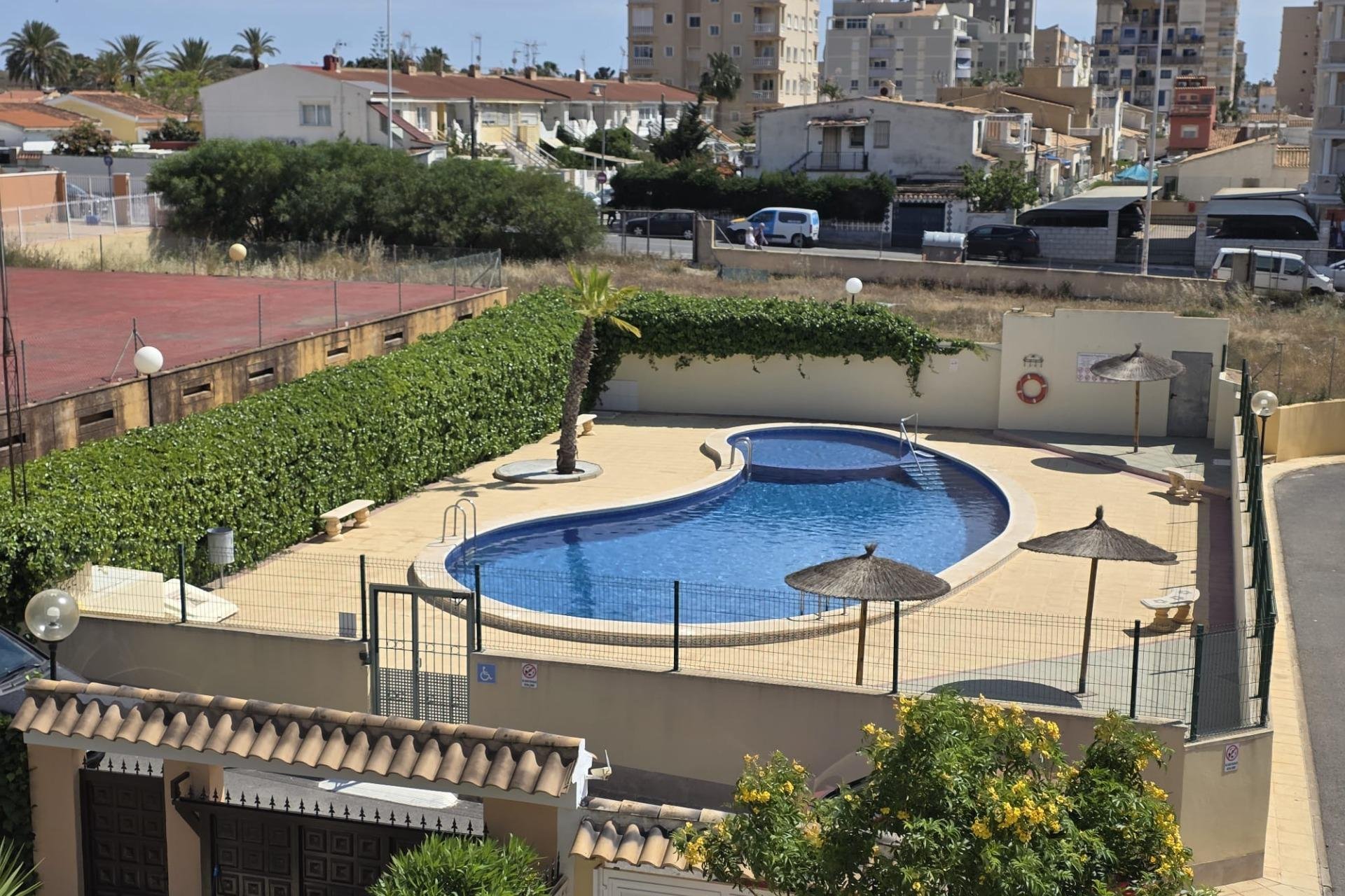 Resale - Chalet - Torrevieja - Aguas Nuevas