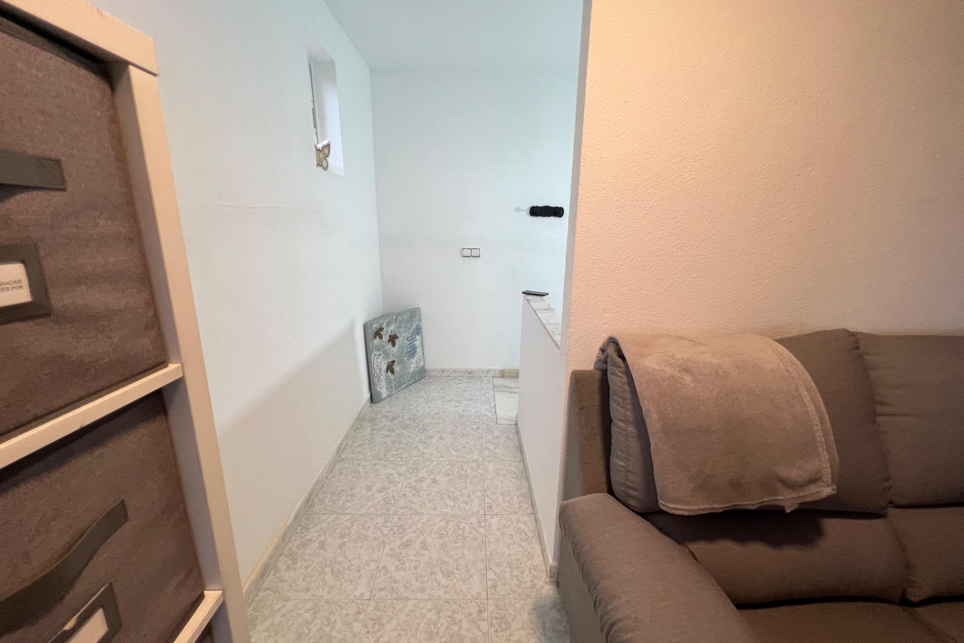 Resale - Chalet - Torrevieja - Aguas Nuevas