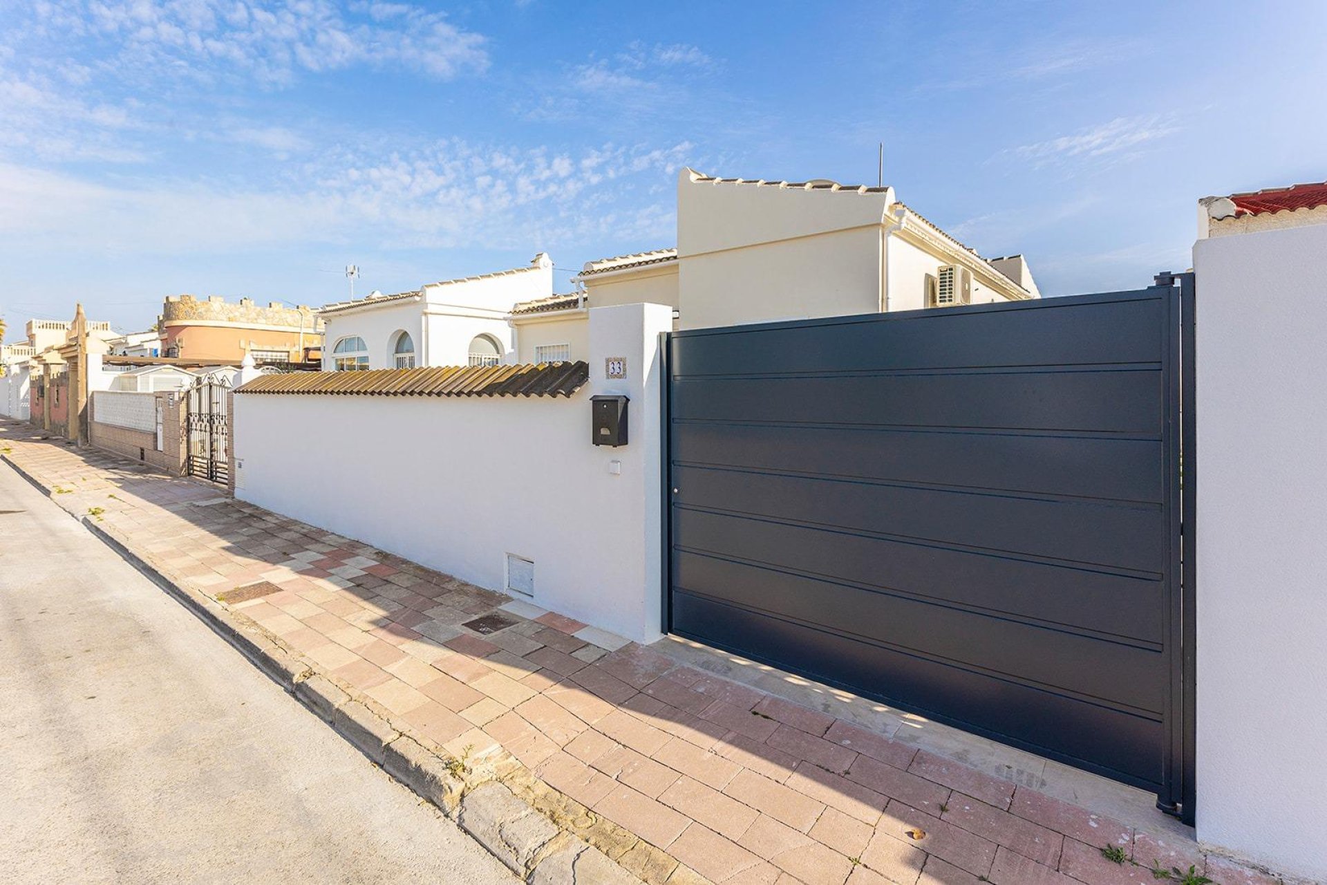 Resale - Chalet - Torrevieja - El chaparral