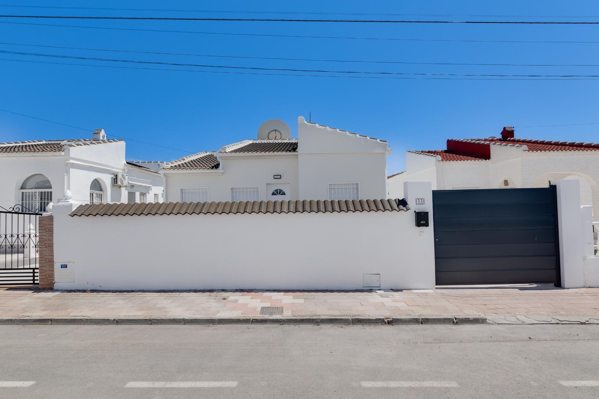 Resale - Chalet - Torrevieja - El chaparral