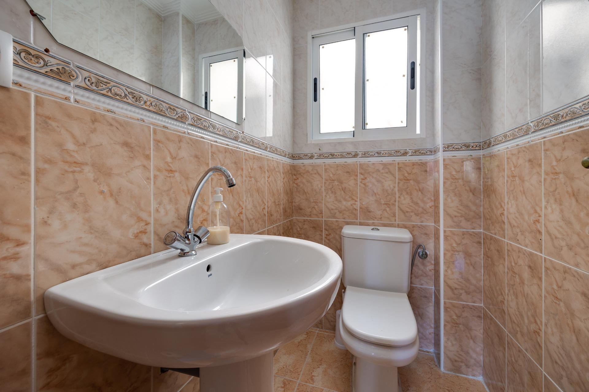 Resale - Chalet - Torrevieja - El molino