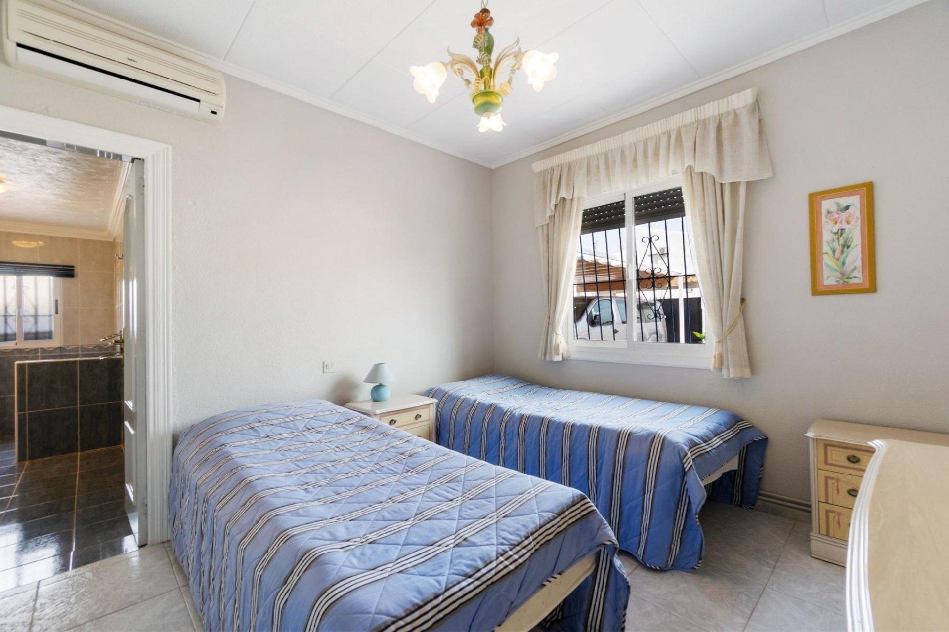 Resale - Chalet - Torrevieja - La Siesta - El Salado - Torreta