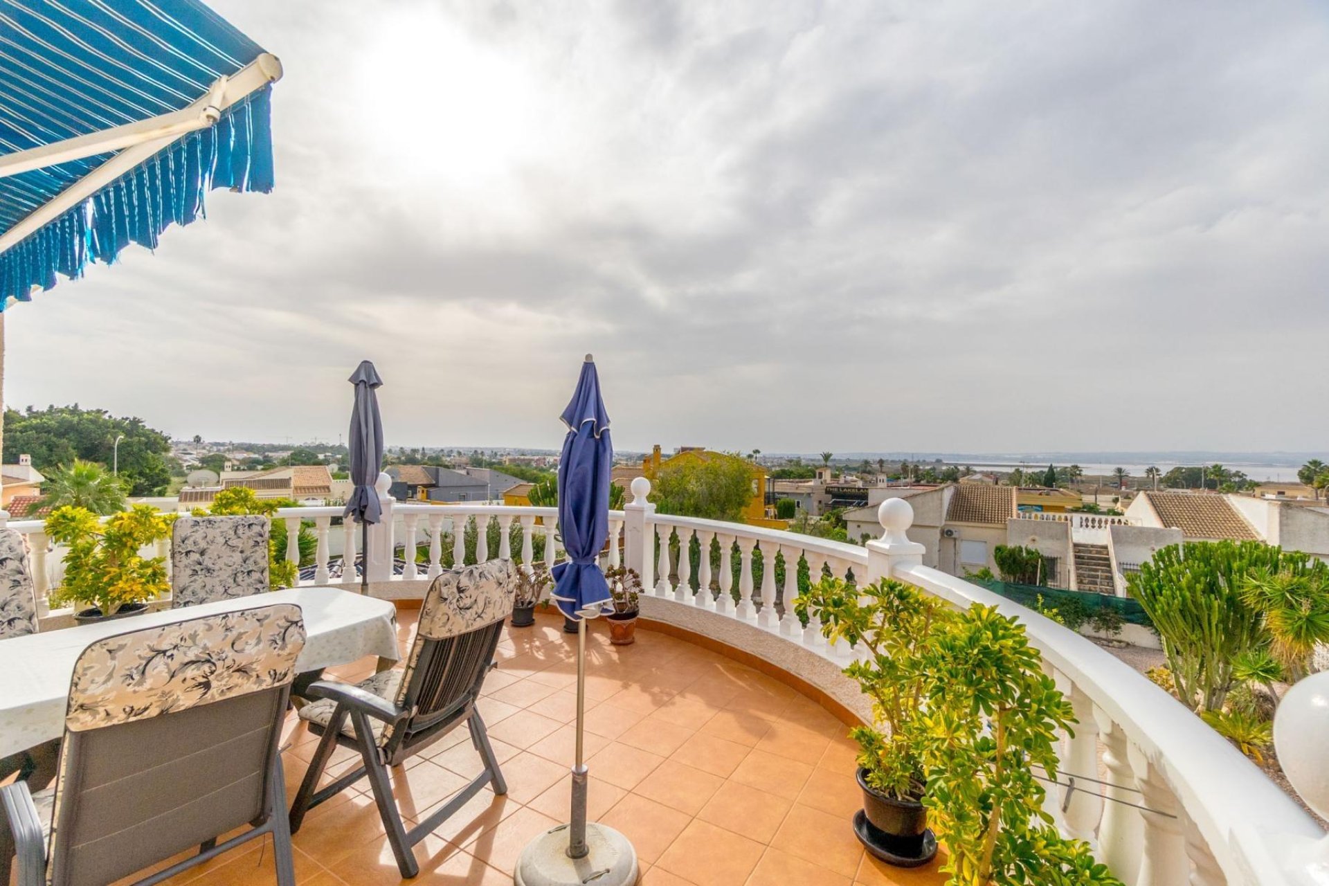 Resale - Chalet - Torrevieja - La Siesta - El Salado - Torreta