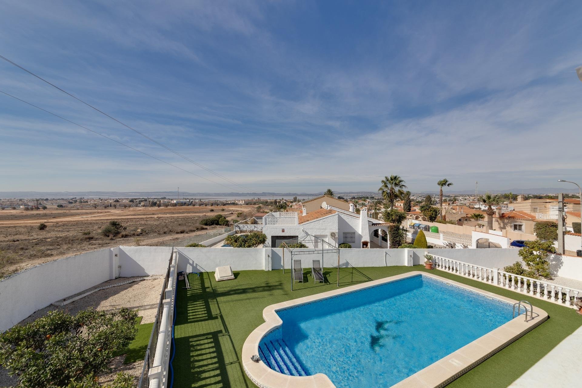 Resale - Chalet - Torrevieja - La siesta