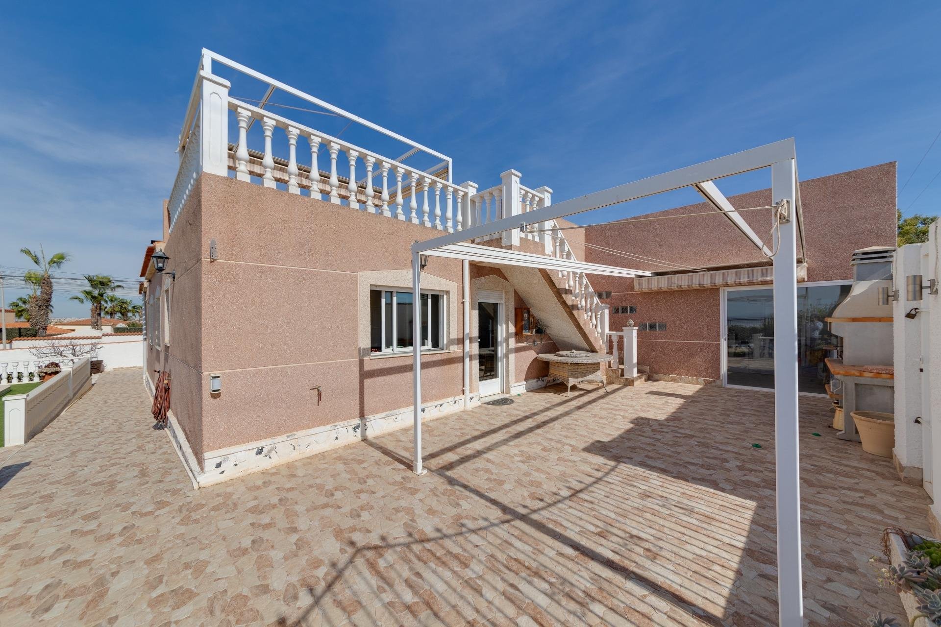 Resale - Chalet - Torrevieja - La siesta