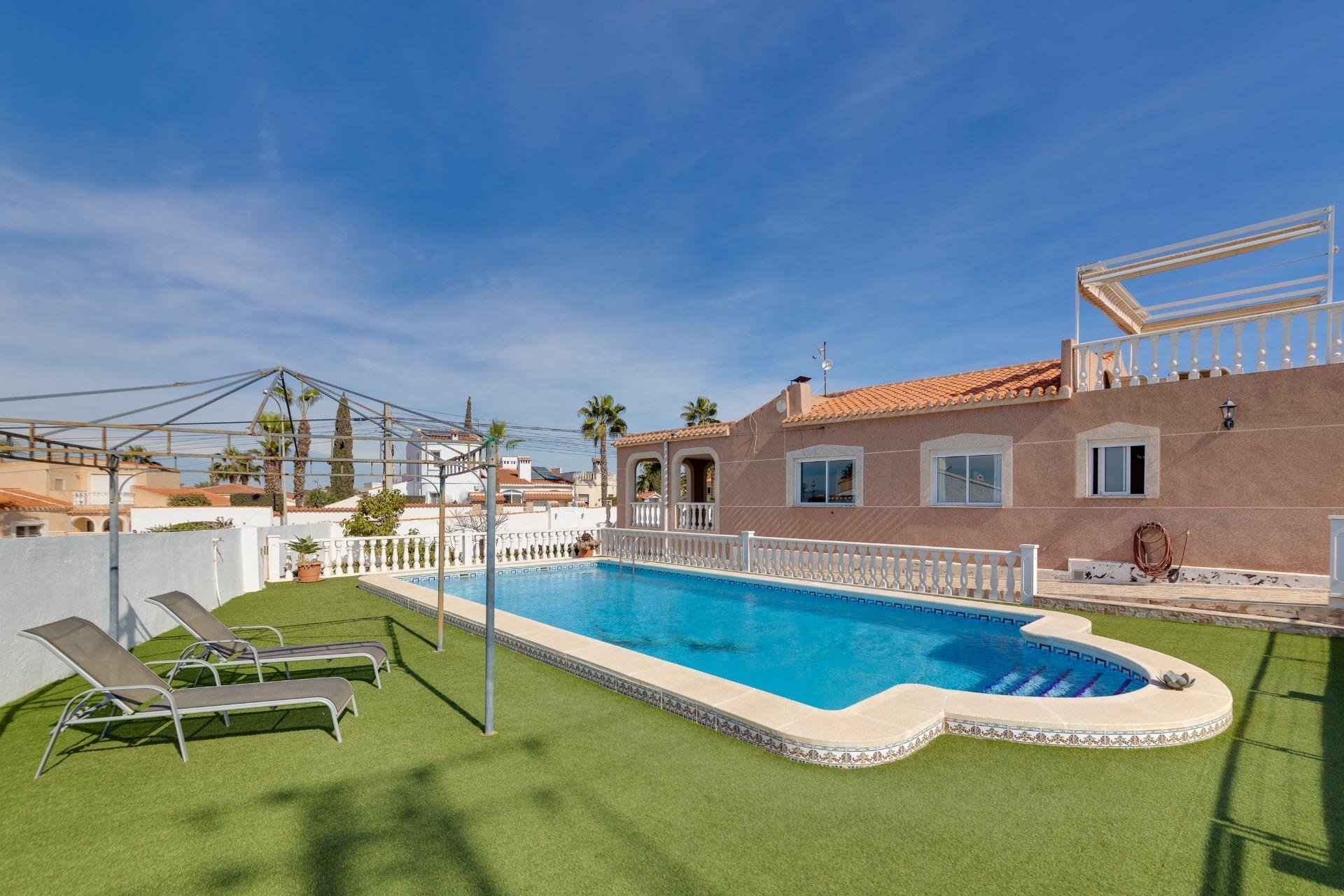 Resale - Chalet - Torrevieja - La siesta