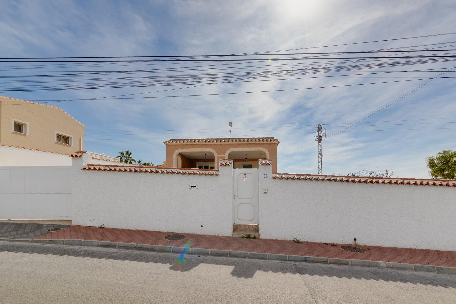 Resale - Chalet - Torrevieja - La siesta