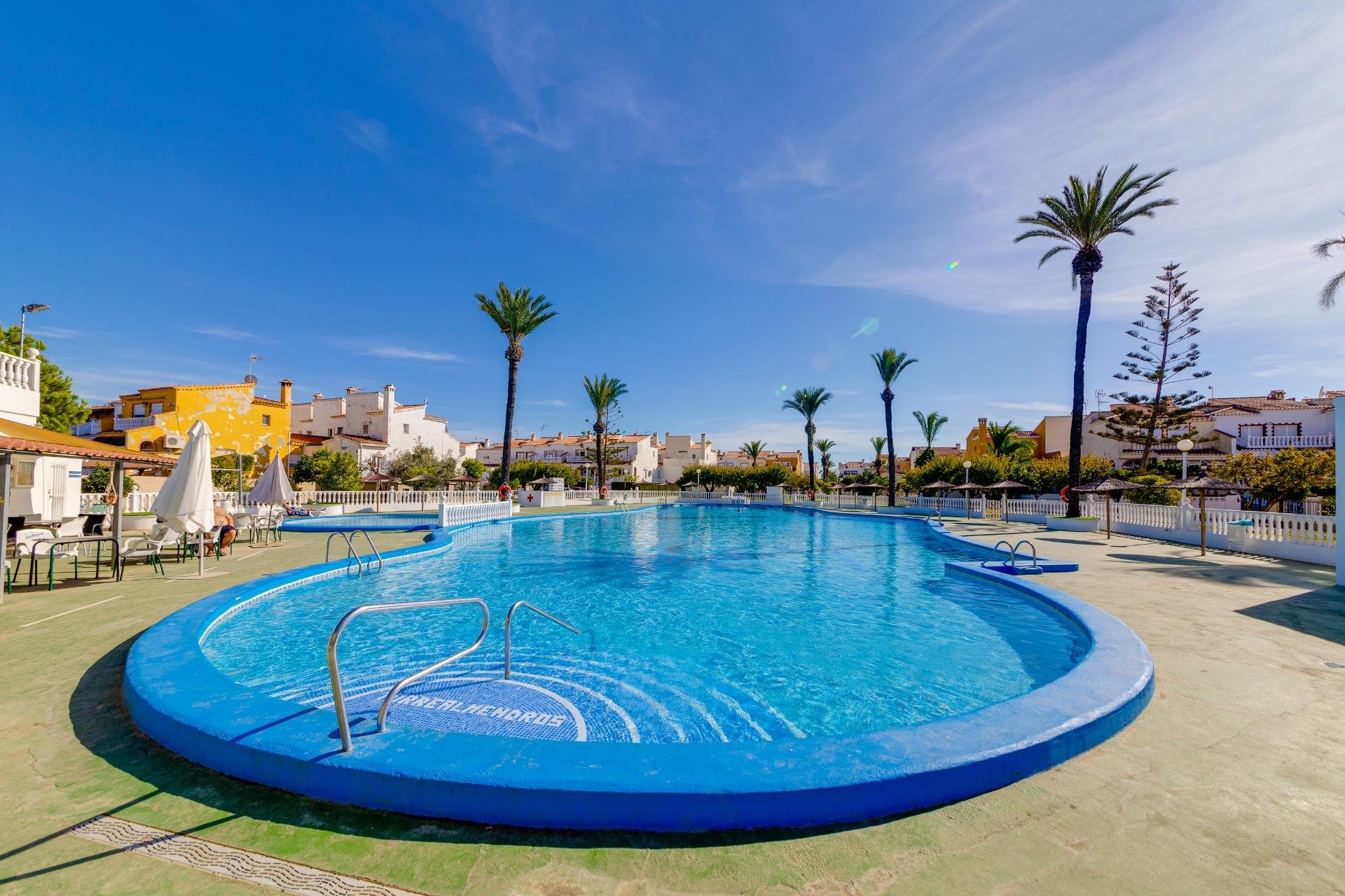 Resale - Chalet - Torrevieja - La siesta