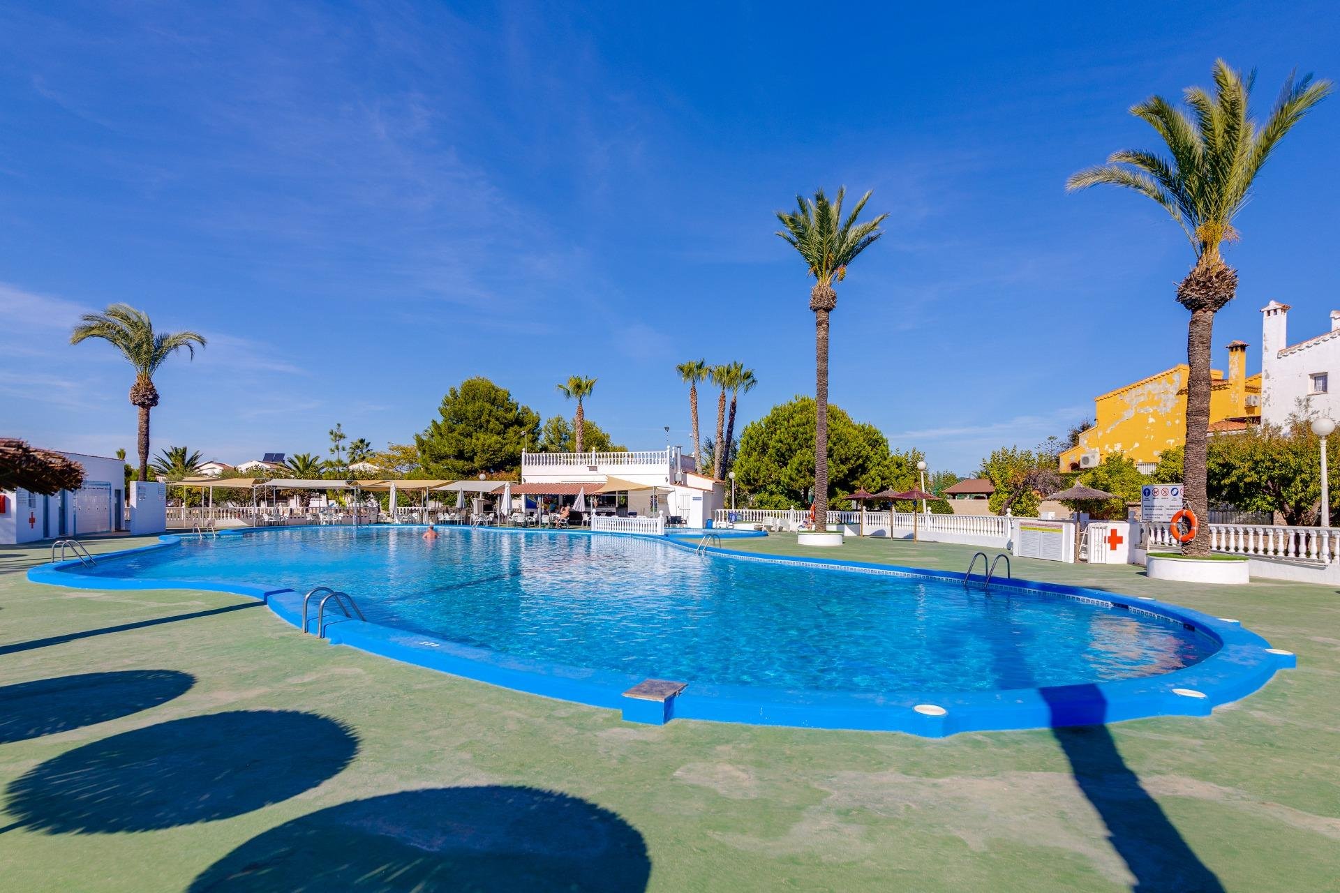 Resale - Chalet - Torrevieja - La siesta