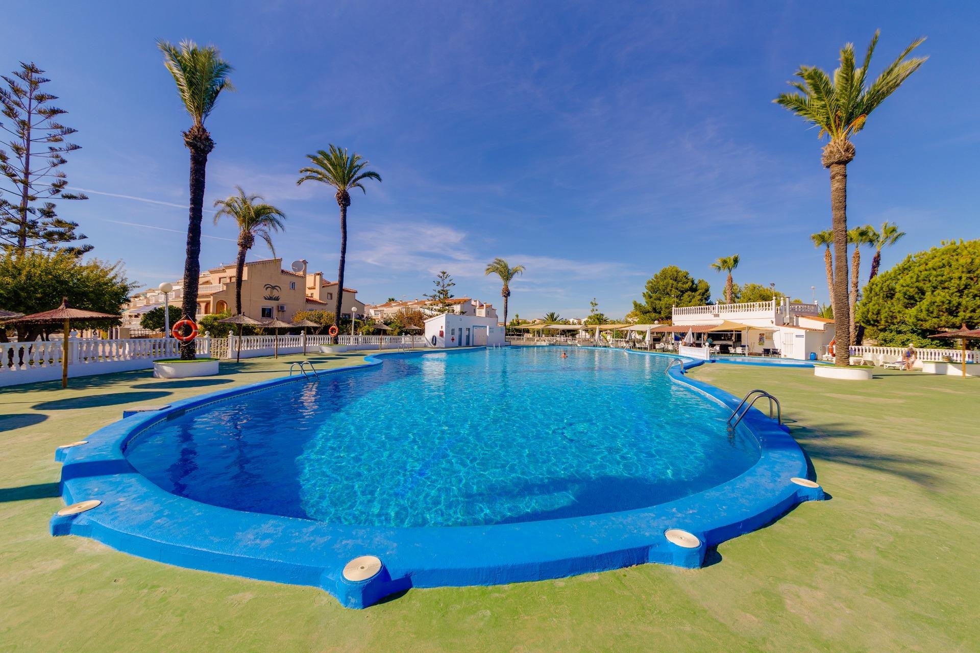 Resale - Chalet - Torrevieja - La siesta