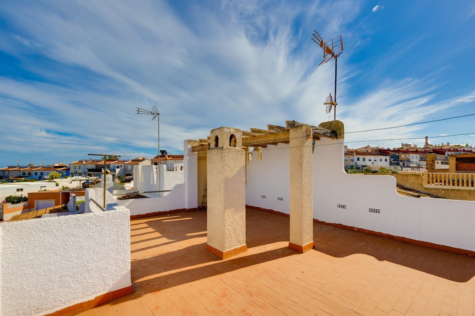 Resale - Chalet - Torrevieja - Los balcones