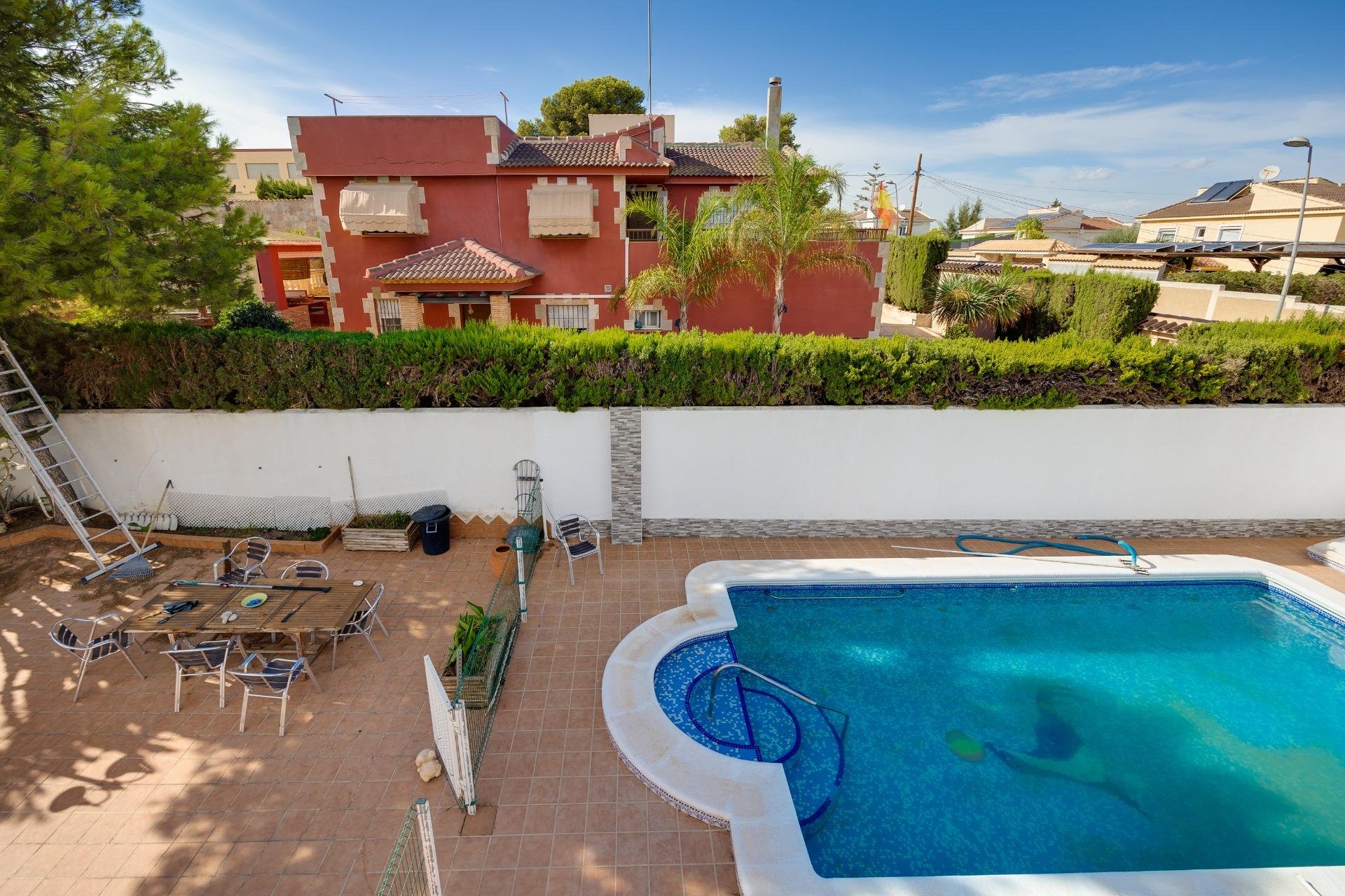 Resale - Chalet - Torrevieja - Los balcones