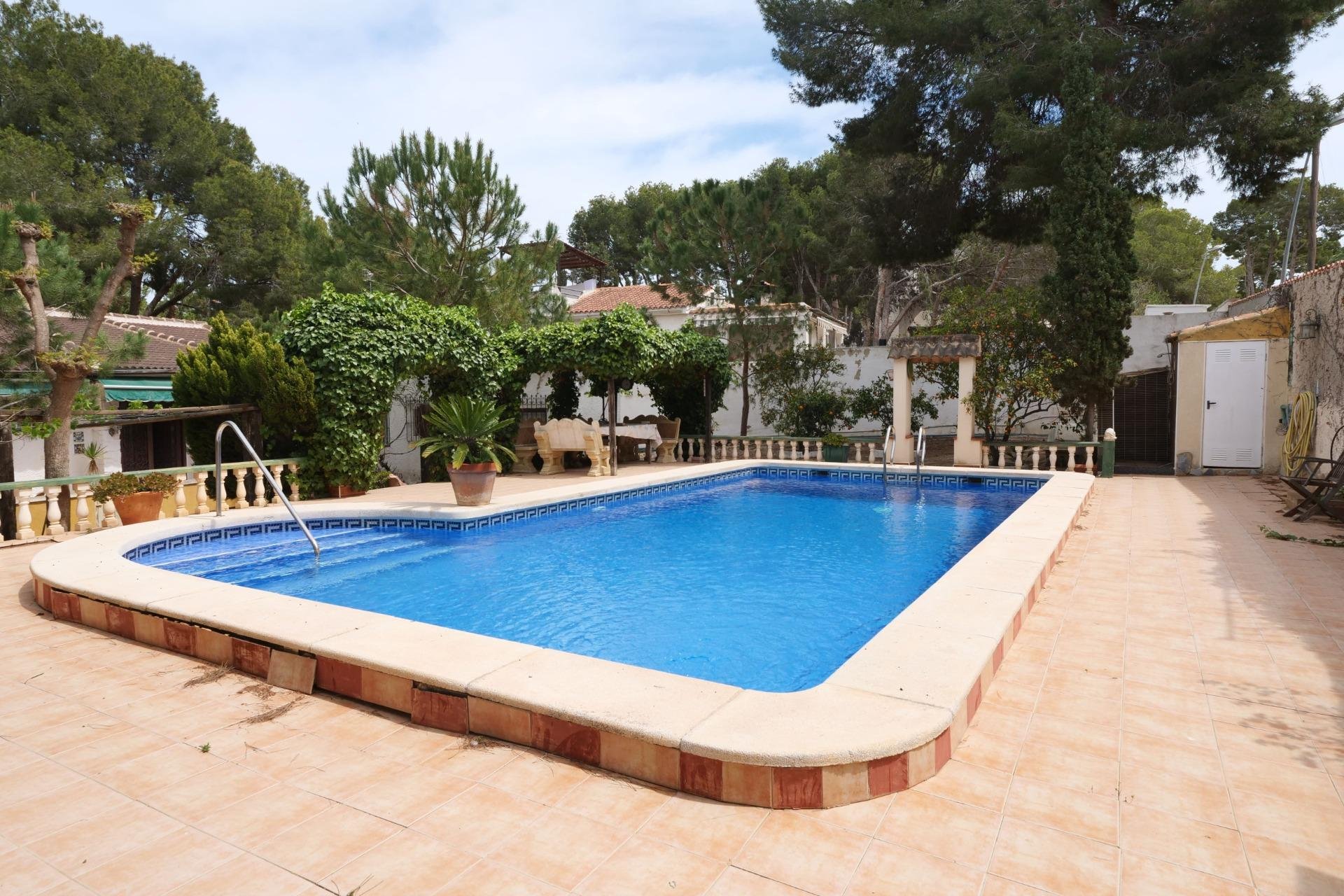 Resale - Chalet - Torrevieja - Los balcones